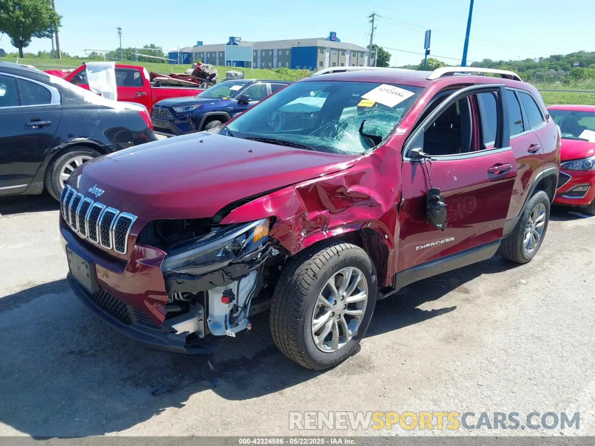 2 Photograph of a damaged car 1C4PJLLB3KD435049 JEEP CHEROKEE 2019
