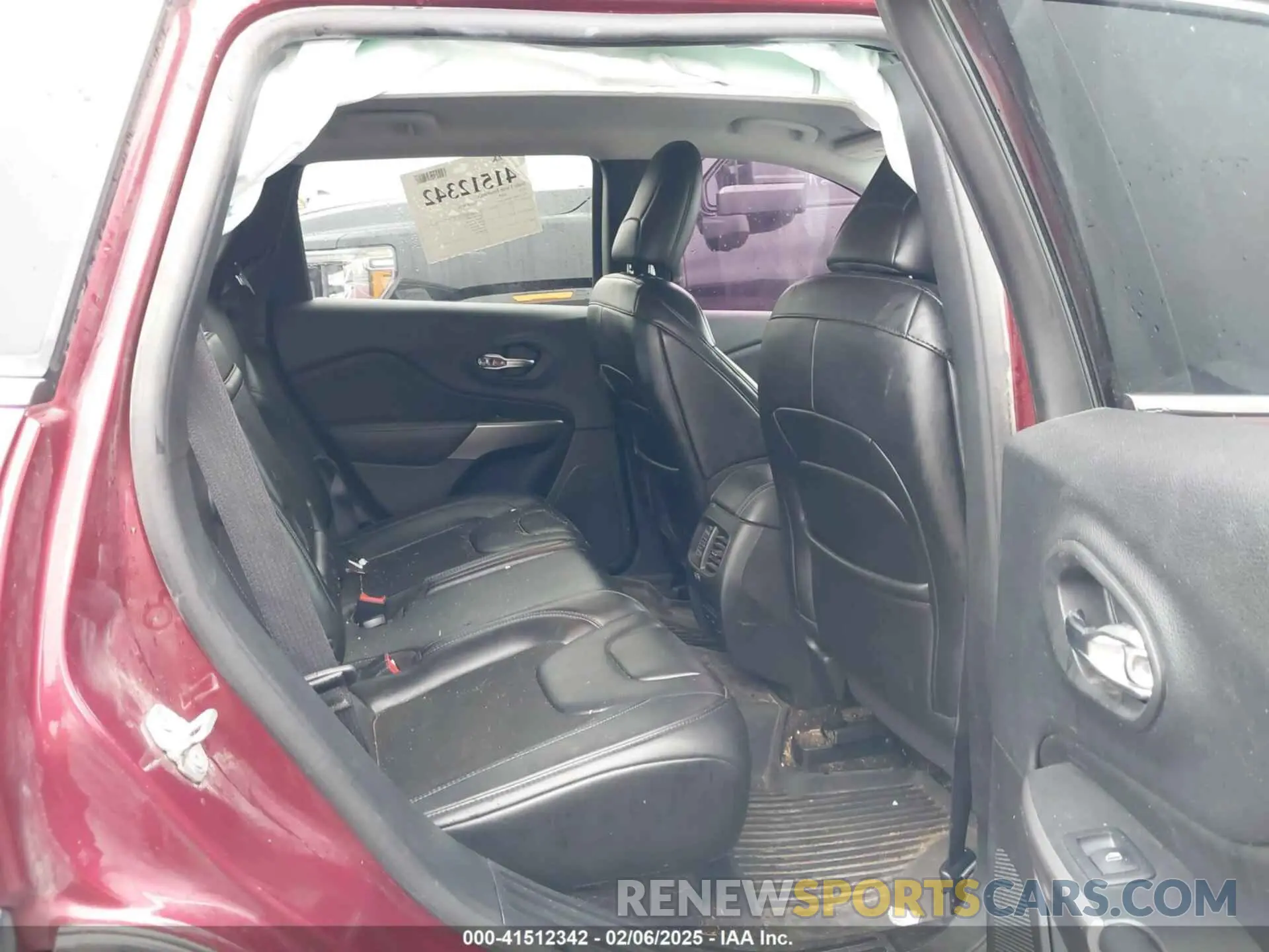 8 Фотография поврежденного автомобиля 1C4PJLLB4KD226533 JEEP CHEROKEE 2019