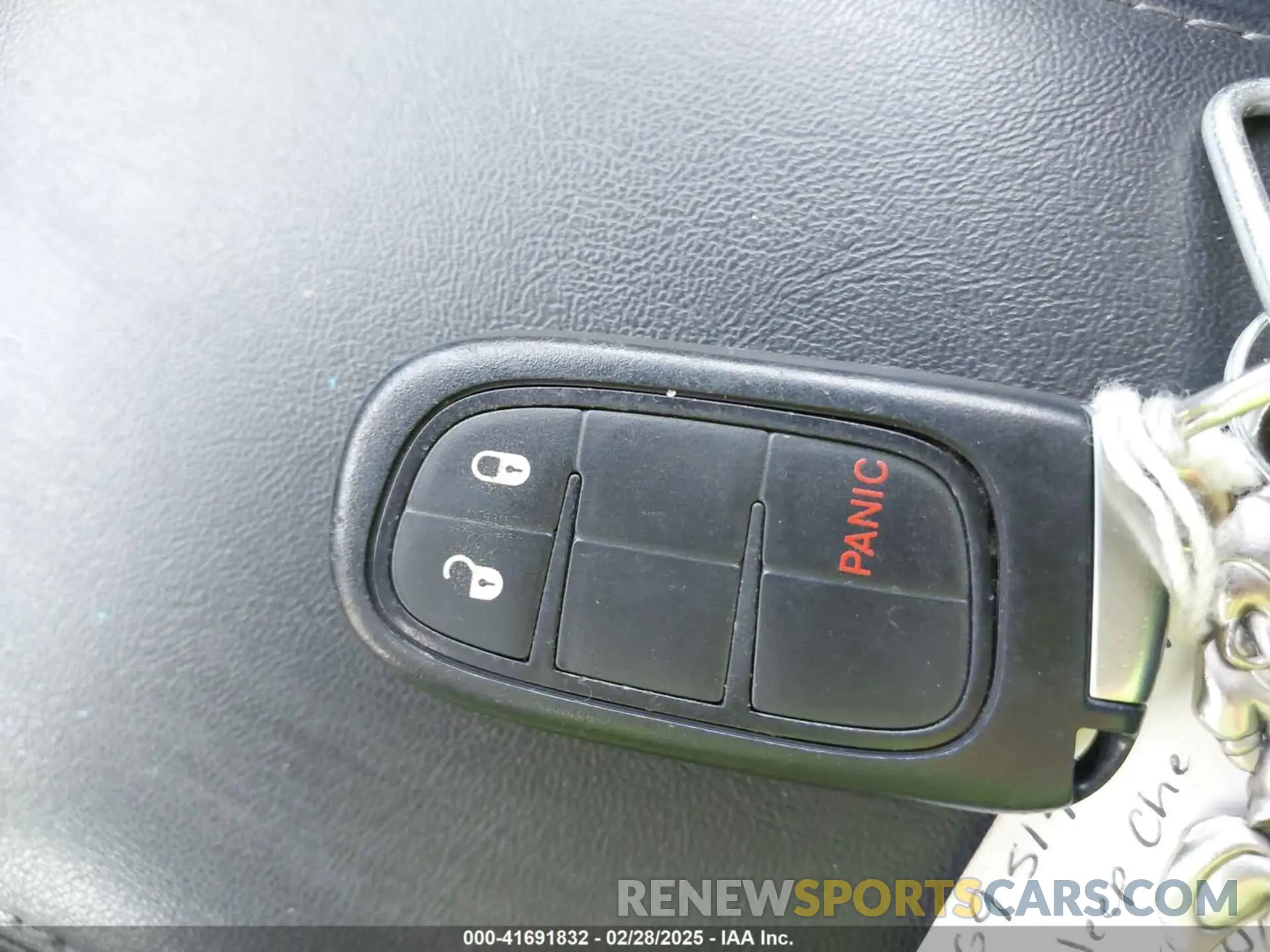 11 Фотография поврежденного автомобиля 1C4PJLLB4KD403310 JEEP CHEROKEE 2019