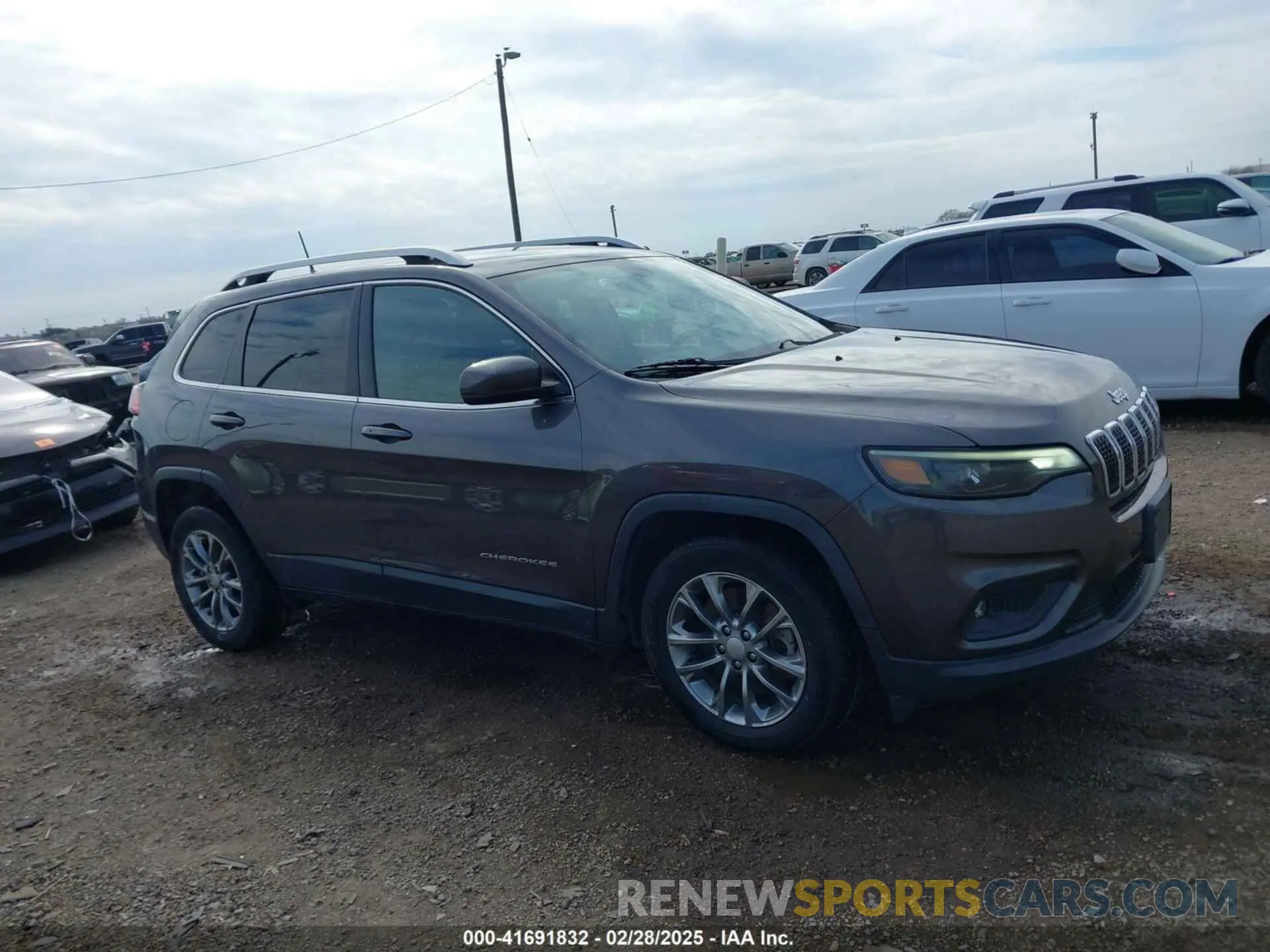 13 Фотография поврежденного автомобиля 1C4PJLLB4KD403310 JEEP CHEROKEE 2019
