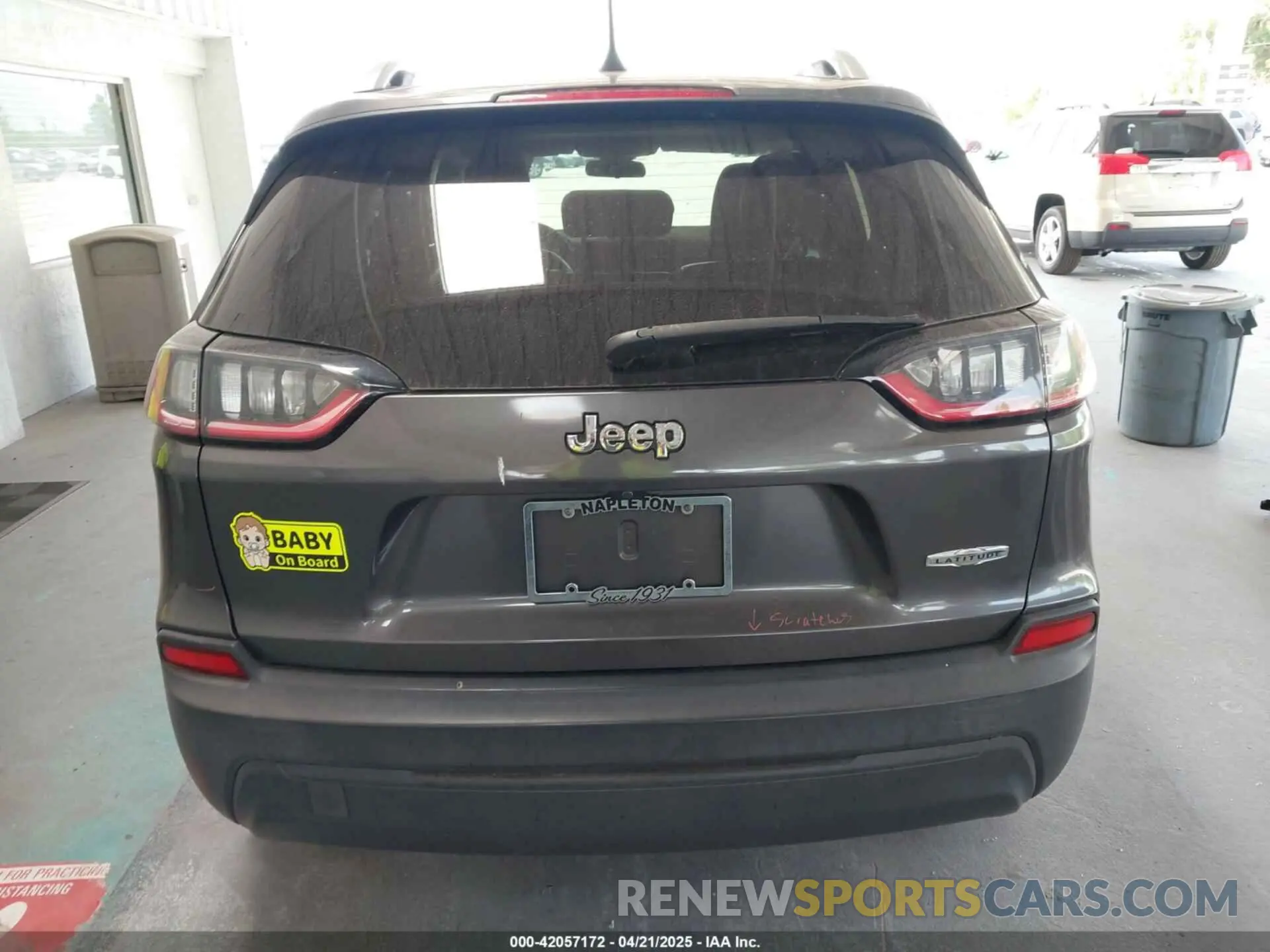 17 Фотография поврежденного автомобиля 1C4PJLLB5KD263221 JEEP CHEROKEE 2019