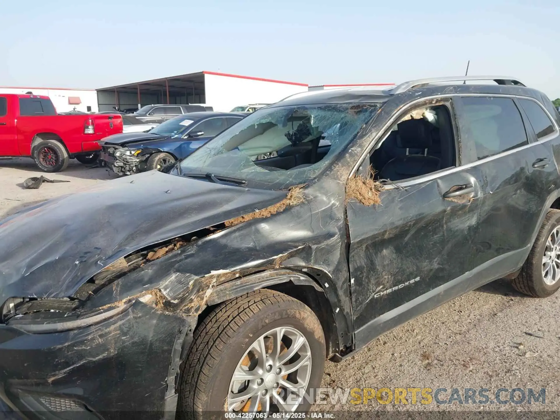 6 Фотография поврежденного автомобиля 1C4PJLLB5KD300798 JEEP CHEROKEE 2019
