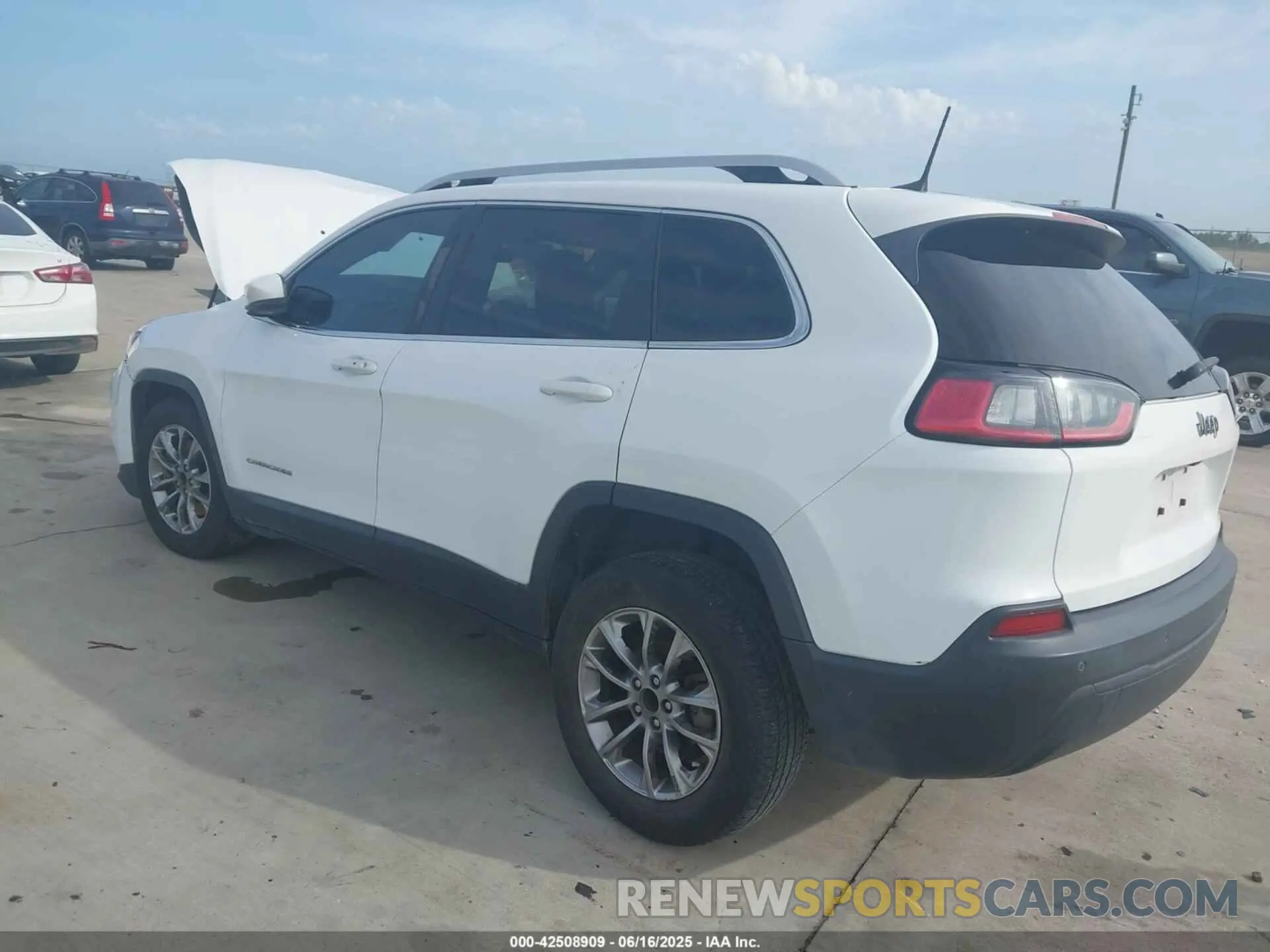 3 Photograph of a damaged car 1C4PJLLB5KD308397 JEEP CHEROKEE 2019