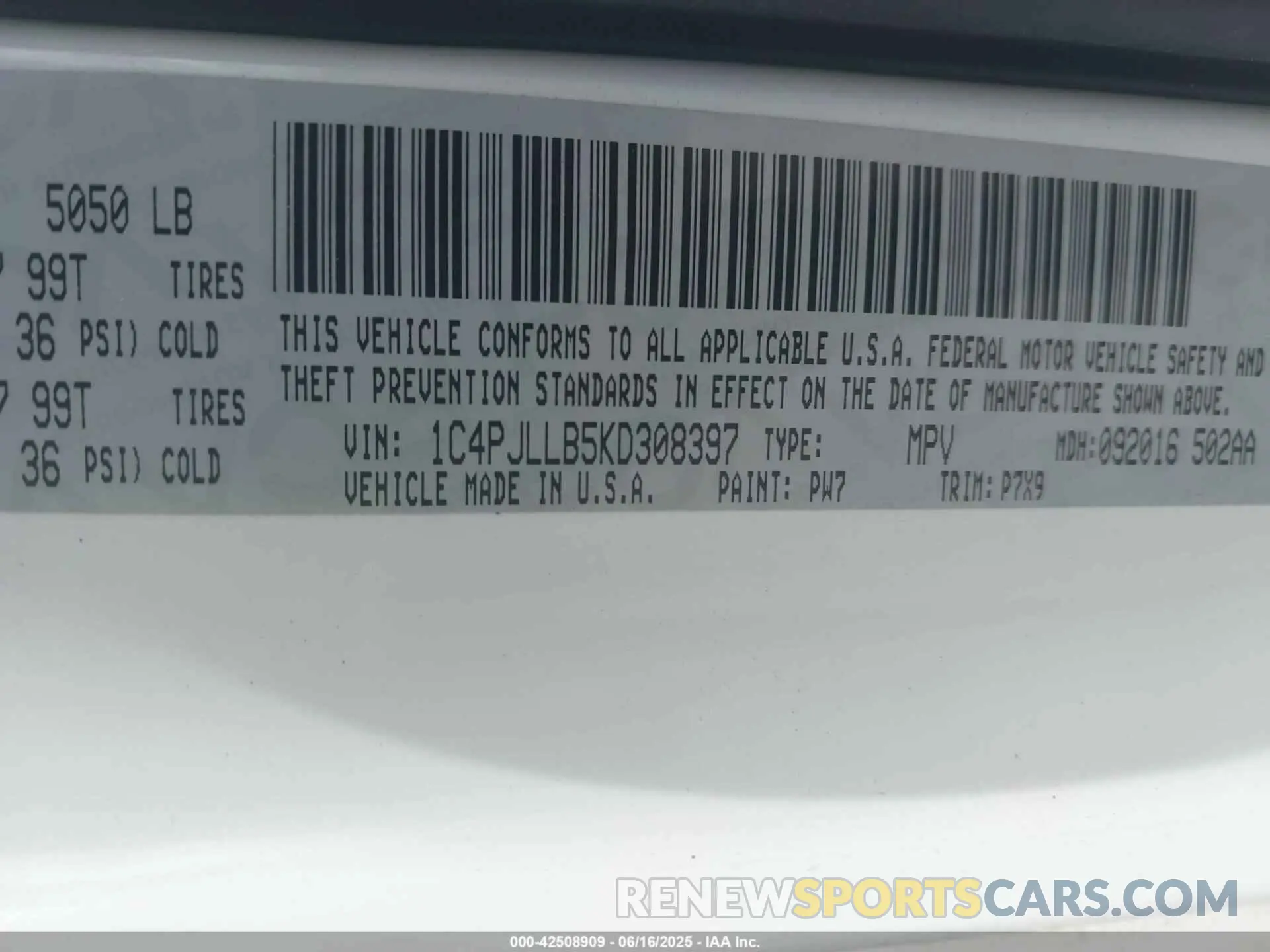 9 Photograph of a damaged car 1C4PJLLB5KD308397 JEEP CHEROKEE 2019