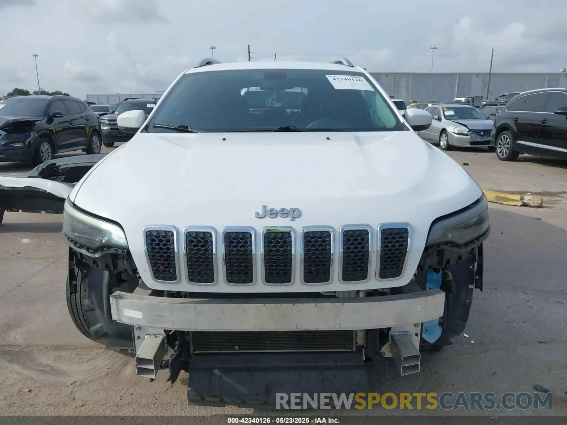 13 Photograph of a damaged car 1C4PJLLB5KD331890 JEEP CHEROKEE 2019