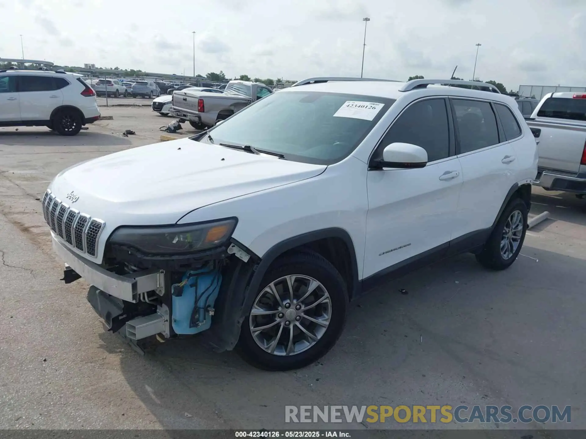 2 Photograph of a damaged car 1C4PJLLB5KD331890 JEEP CHEROKEE 2019