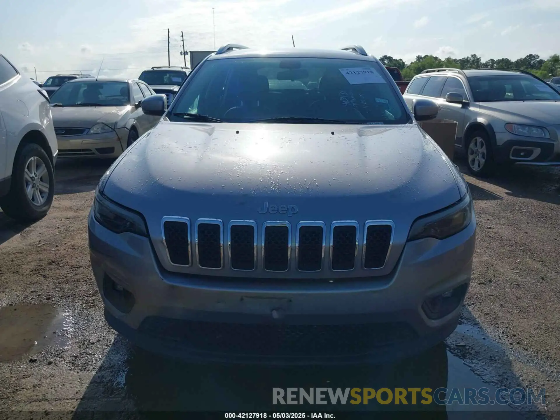 11 Photograph of a damaged car 1C4PJLLB5KD403431 JEEP CHEROKEE 2019