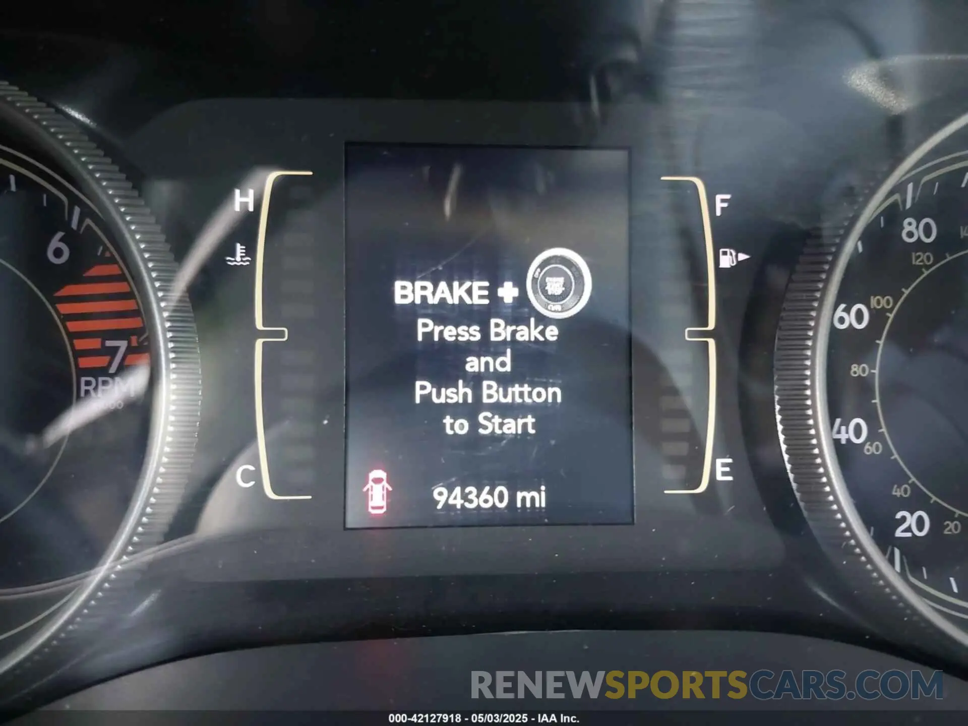 14 Photograph of a damaged car 1C4PJLLB5KD403431 JEEP CHEROKEE 2019
