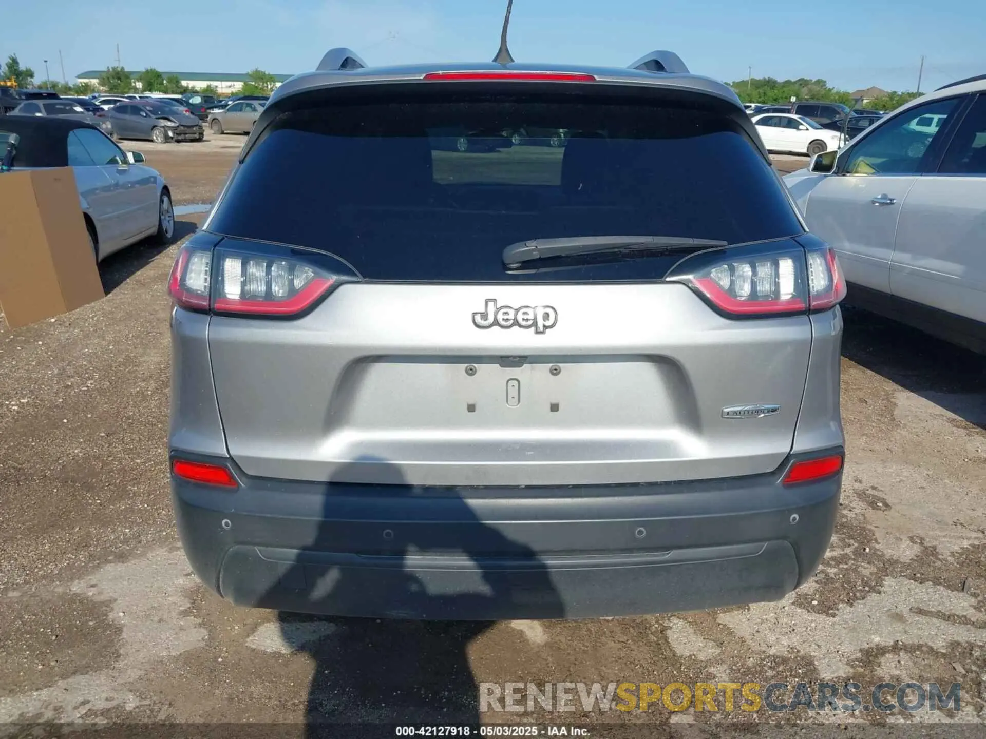 15 Photograph of a damaged car 1C4PJLLB5KD403431 JEEP CHEROKEE 2019