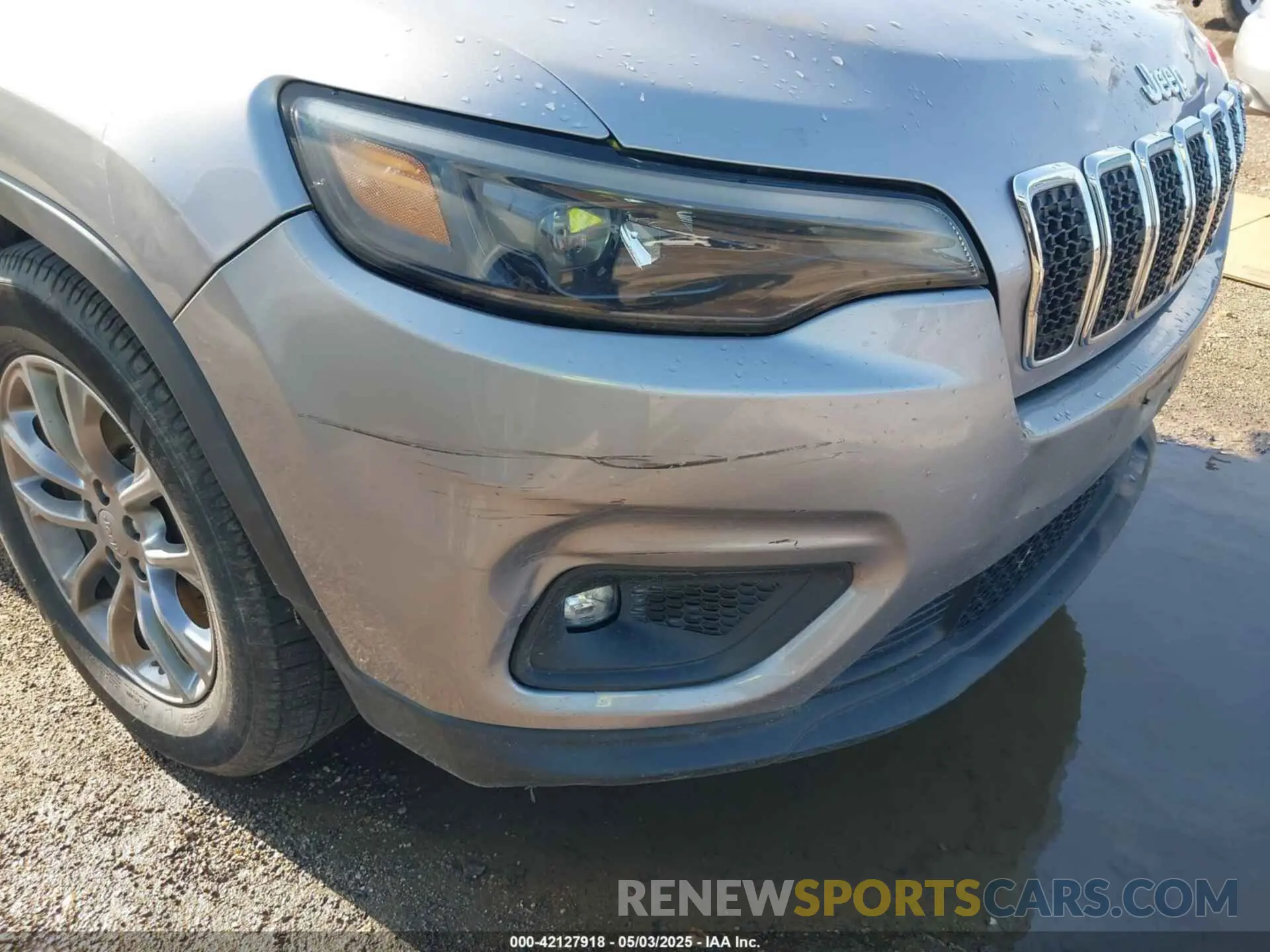 16 Photograph of a damaged car 1C4PJLLB5KD403431 JEEP CHEROKEE 2019