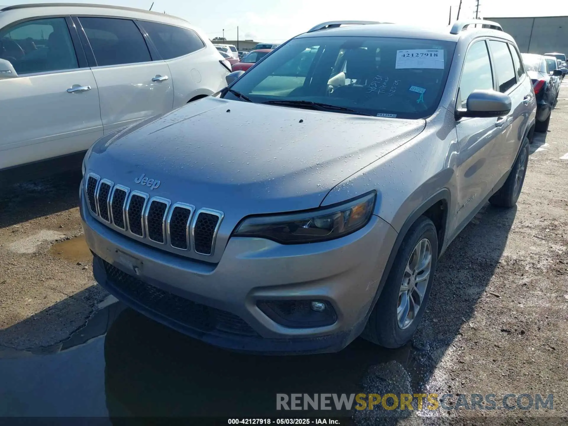2 Photograph of a damaged car 1C4PJLLB5KD403431 JEEP CHEROKEE 2019