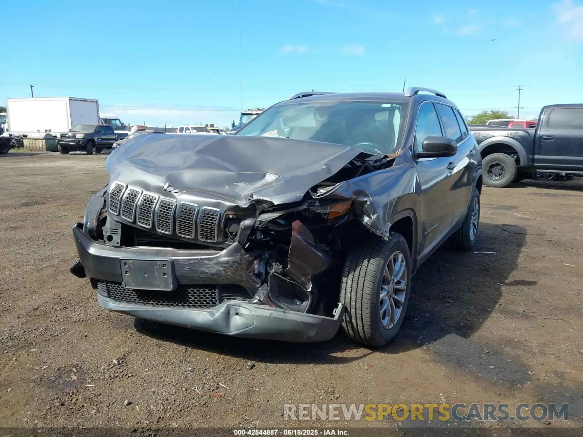 6 Фотография поврежденного автомобиля 1C4PJLLB7KD301578 JEEP CHEROKEE 2019