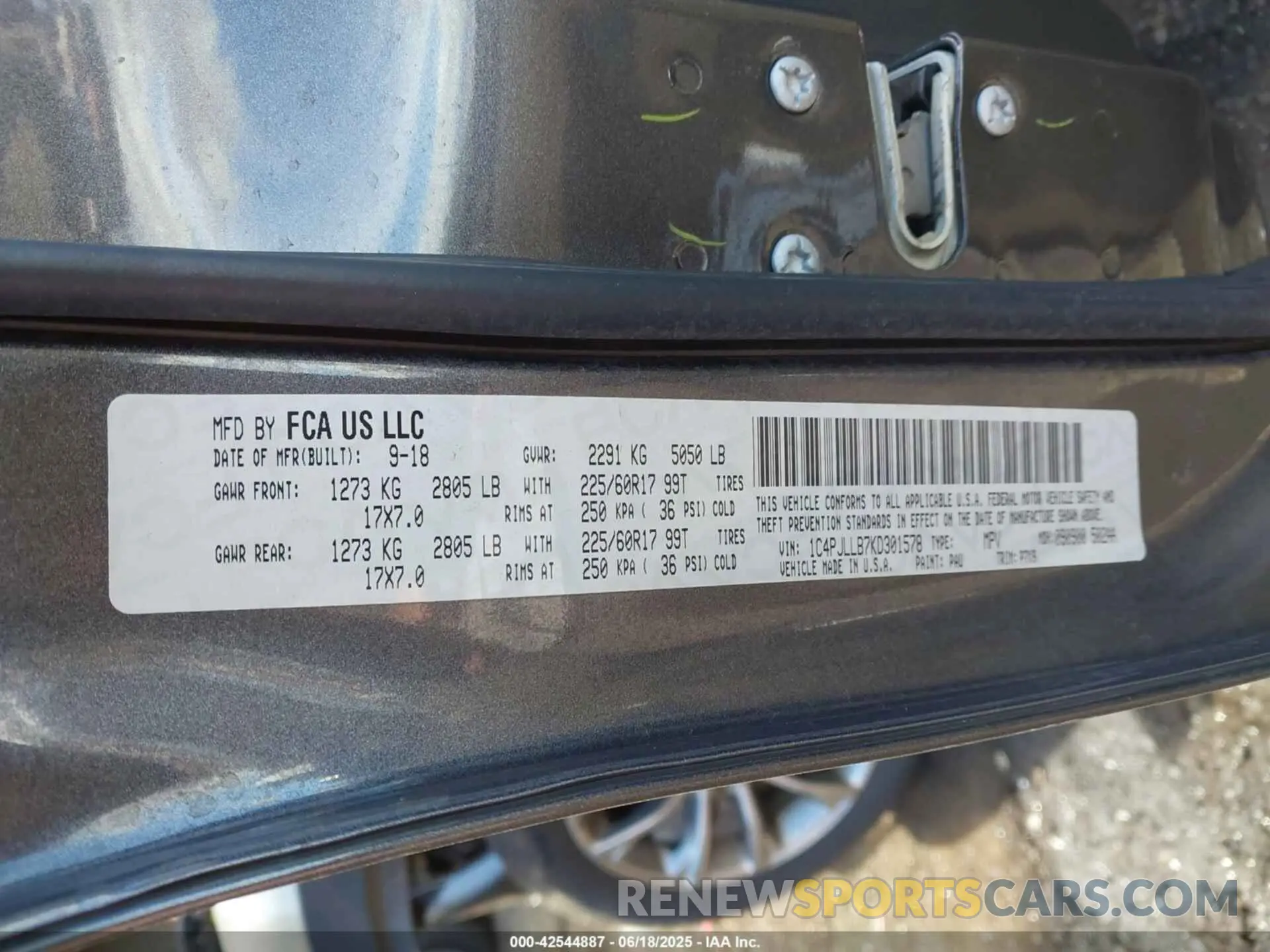 9 Фотография поврежденного автомобиля 1C4PJLLB7KD301578 JEEP CHEROKEE 2019