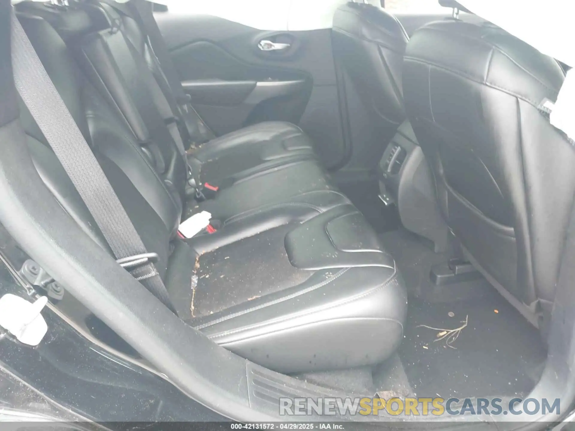 8 Фотография поврежденного автомобиля 1C4PJLLB7KD482634 JEEP CHEROKEE 2019