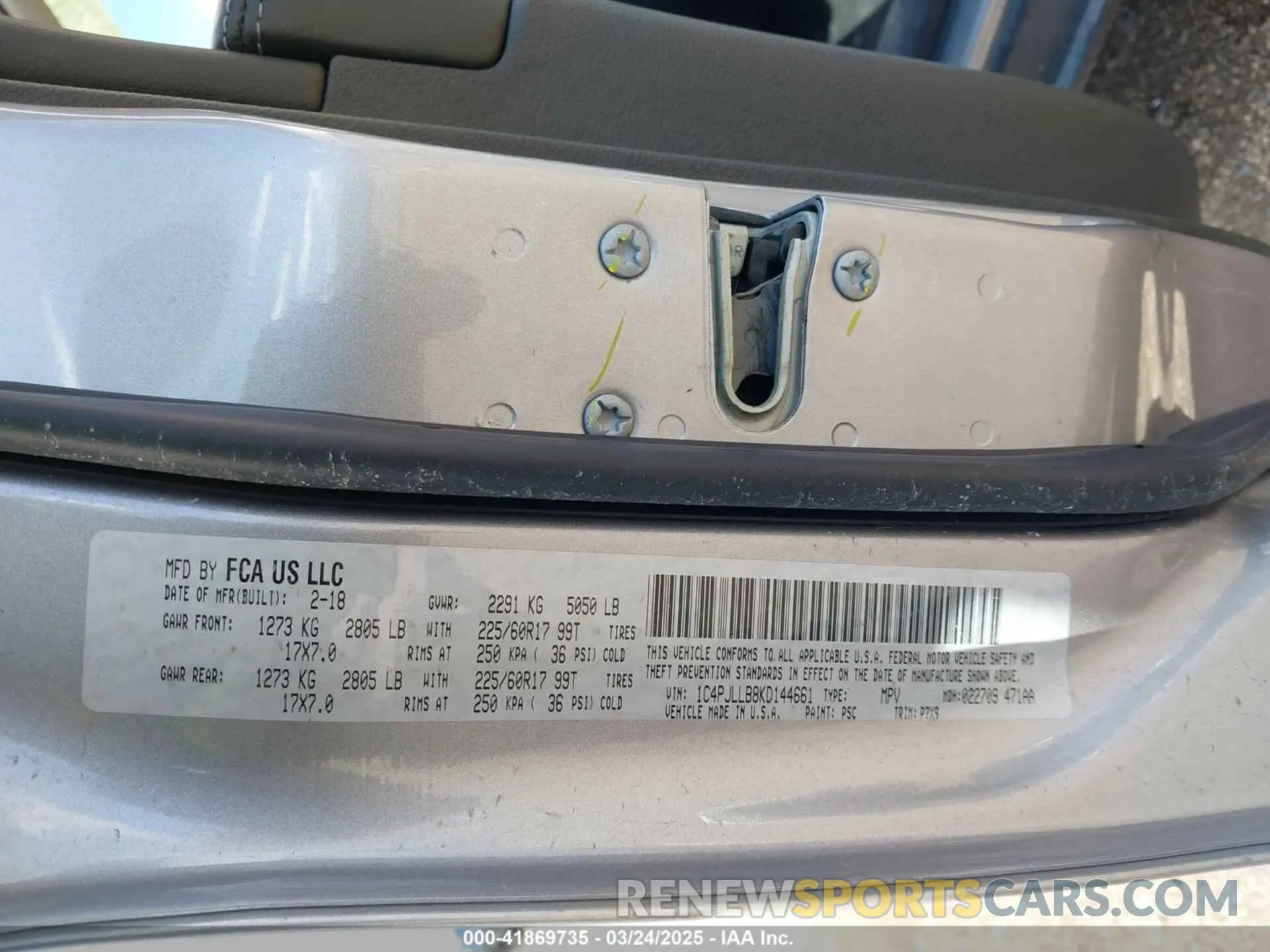 9 Photograph of a damaged car 1C4PJLLB8KD144661 JEEP CHEROKEE 2019