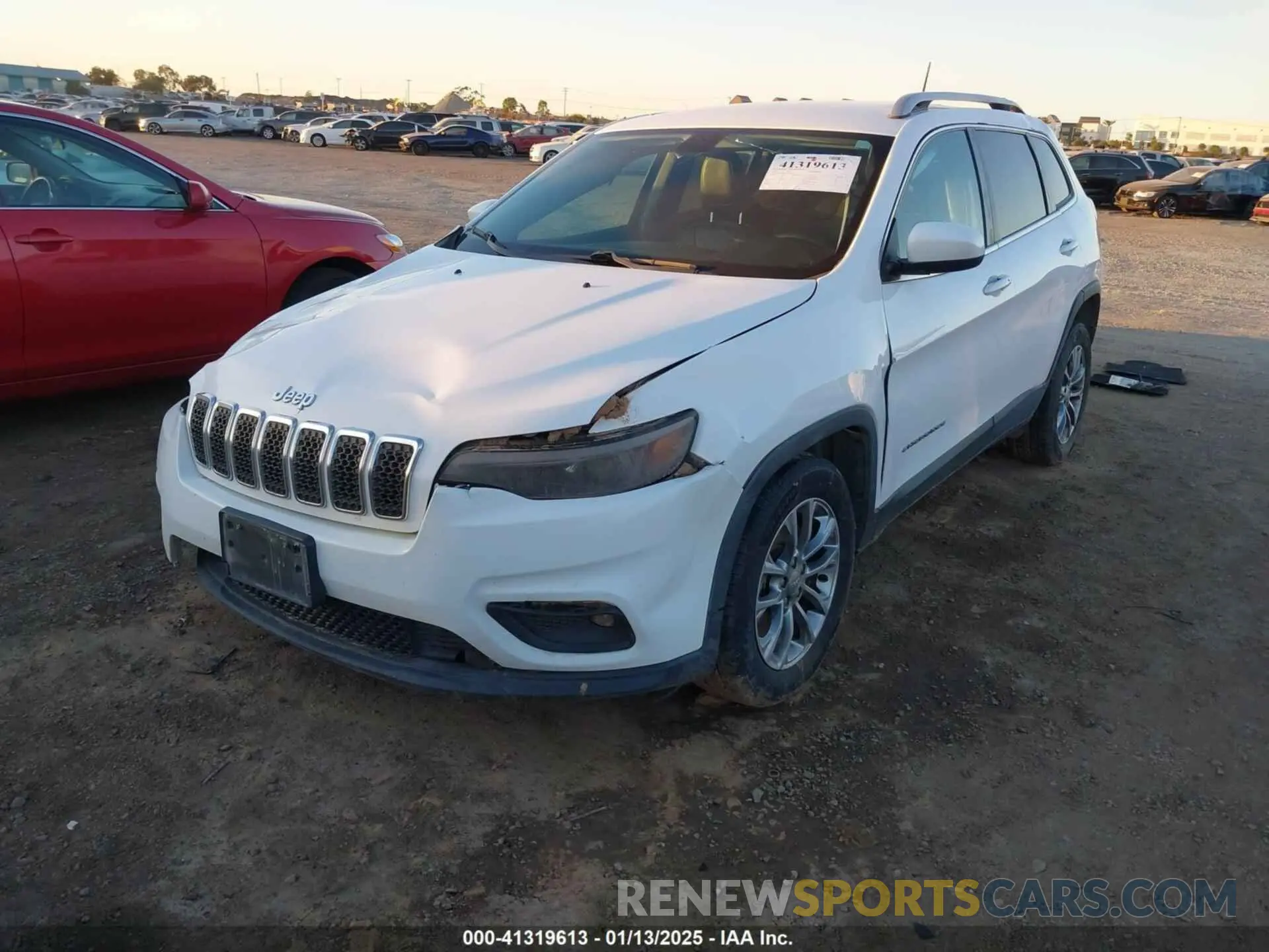 2 Photograph of a damaged car 1C4PJLLB9KD184425 JEEP CHEROKEE 2019
