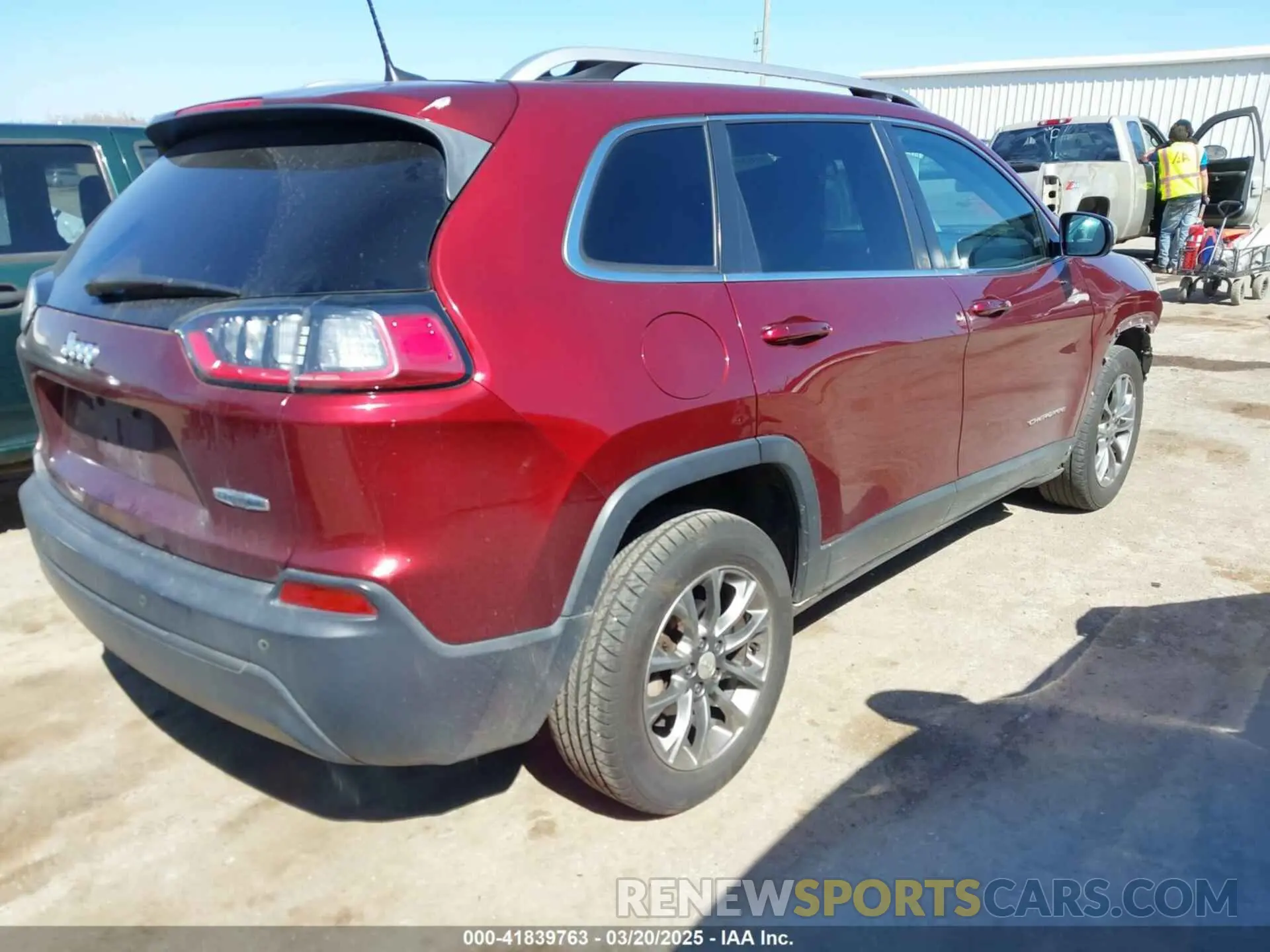 4 Photograph of a damaged car 1C4PJLLB9KD312906 JEEP CHEROKEE 2019