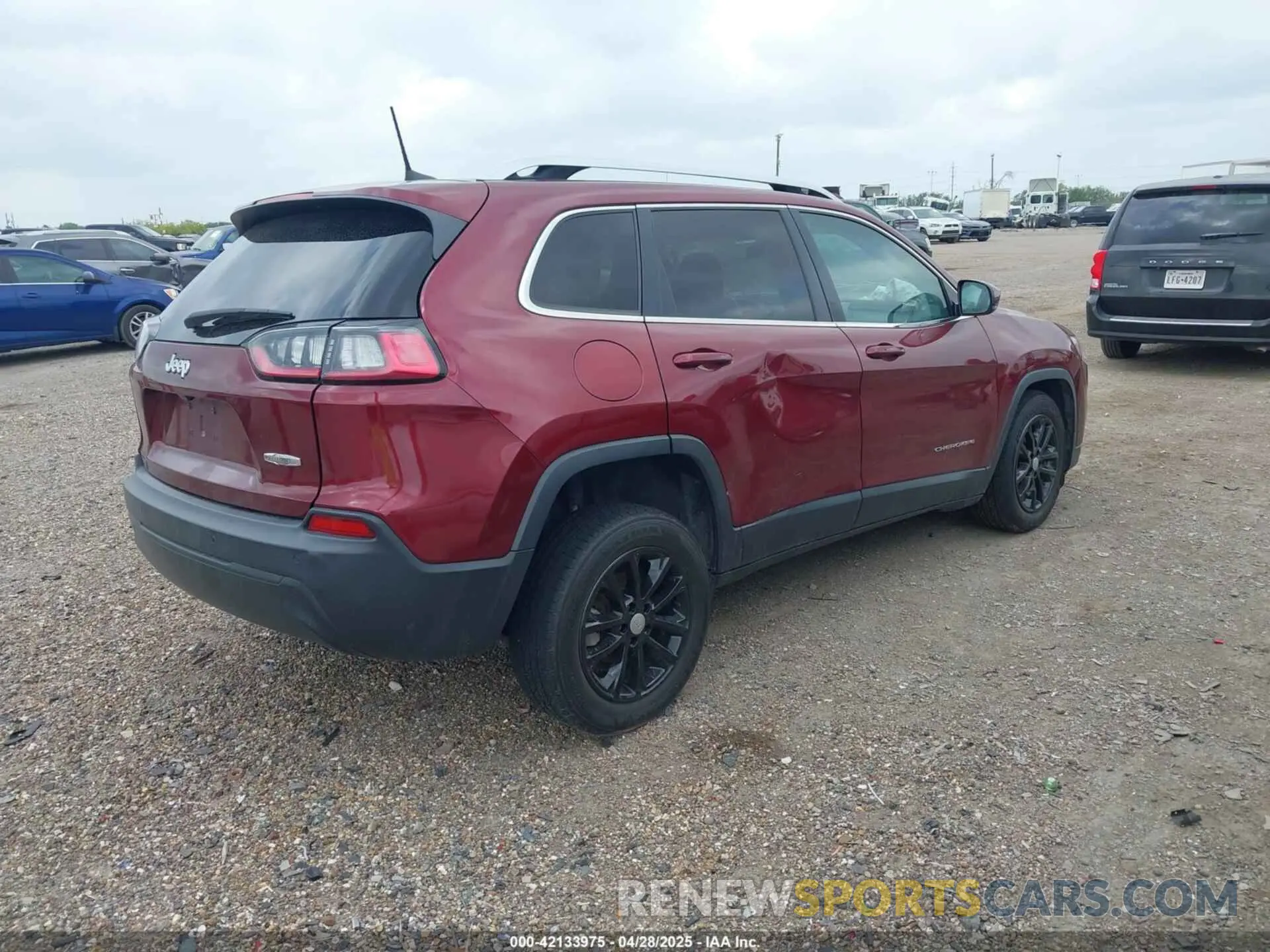 4 Фотография поврежденного автомобиля 1C4PJLLB9KD404257 JEEP CHEROKEE 2019