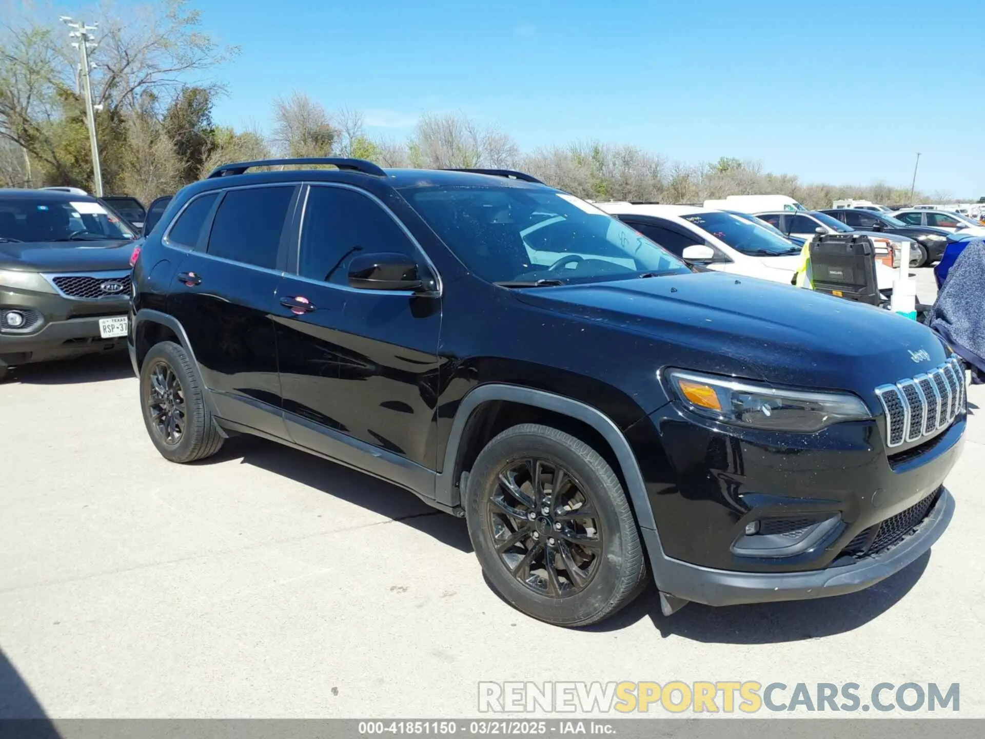 13 Photograph of a damaged car 1C4PJLLBXKD176124 JEEP CHEROKEE 2019