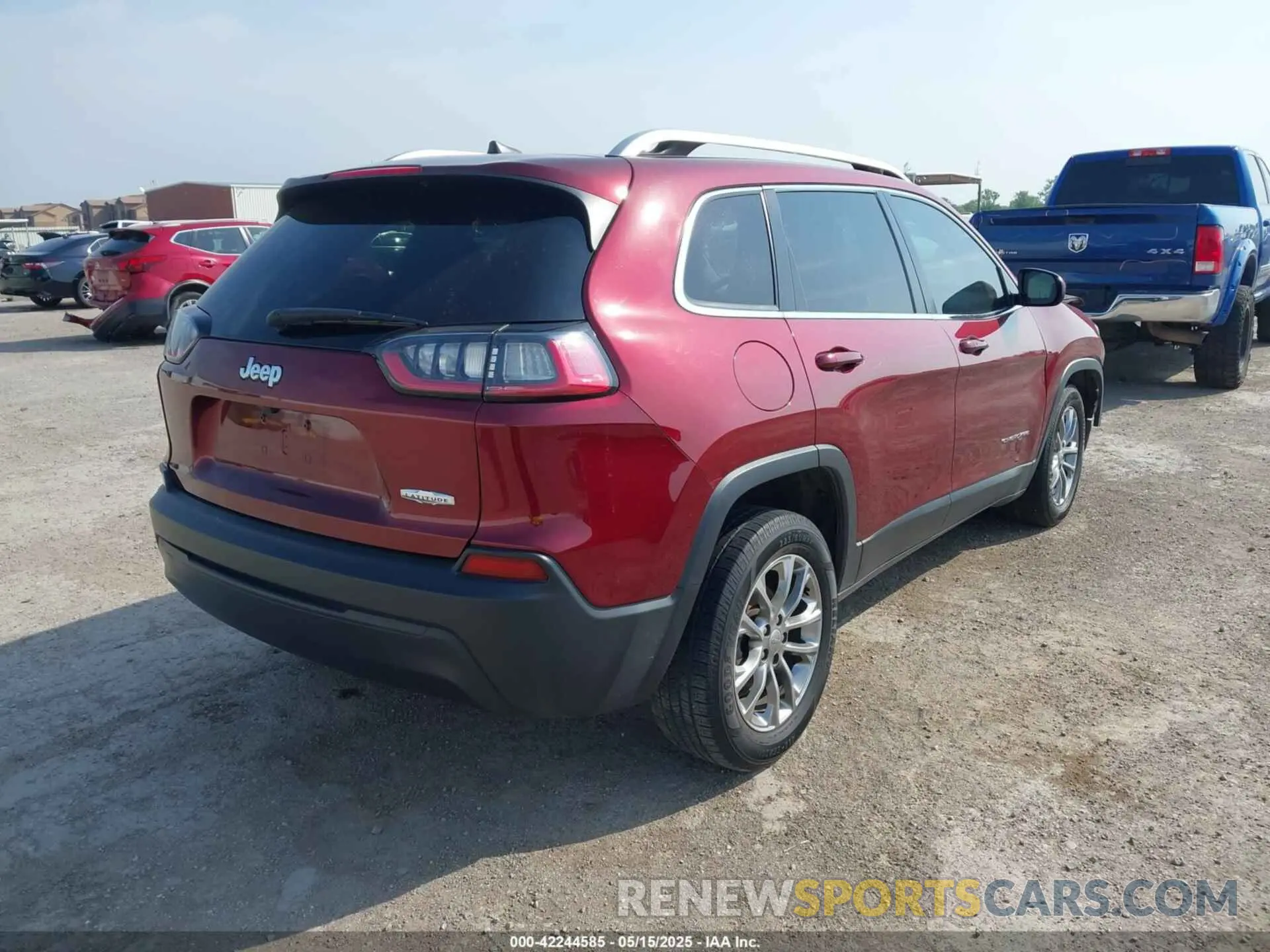 4 Photograph of a damaged car 1C4PJLLBXKD176673 JEEP CHEROKEE 2019