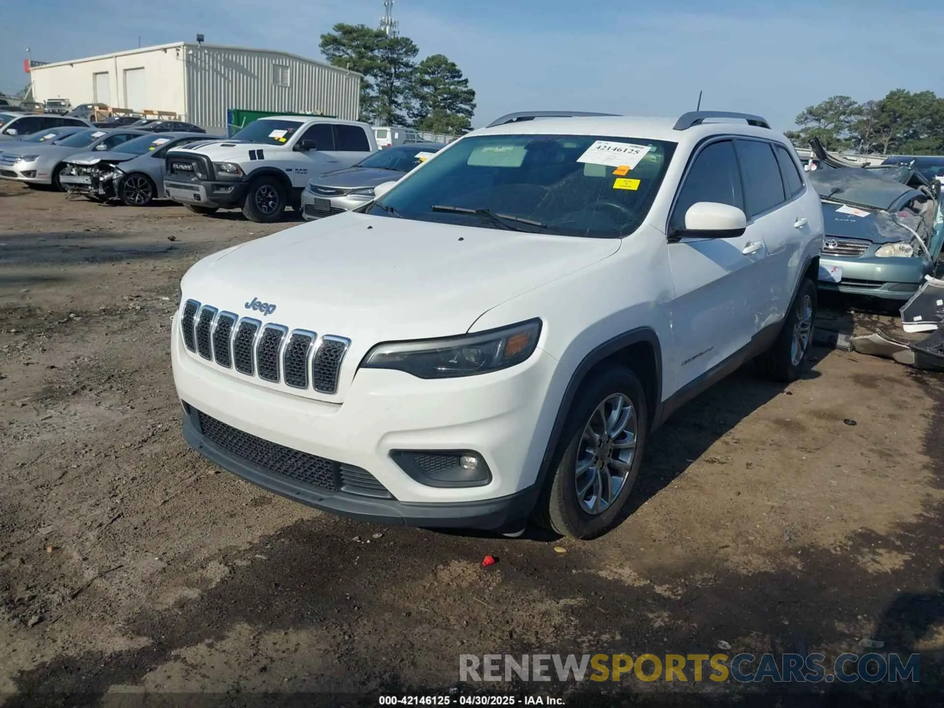 2 Photograph of a damaged car 1C4PJLLBXKD308346 JEEP CHEROKEE 2019
