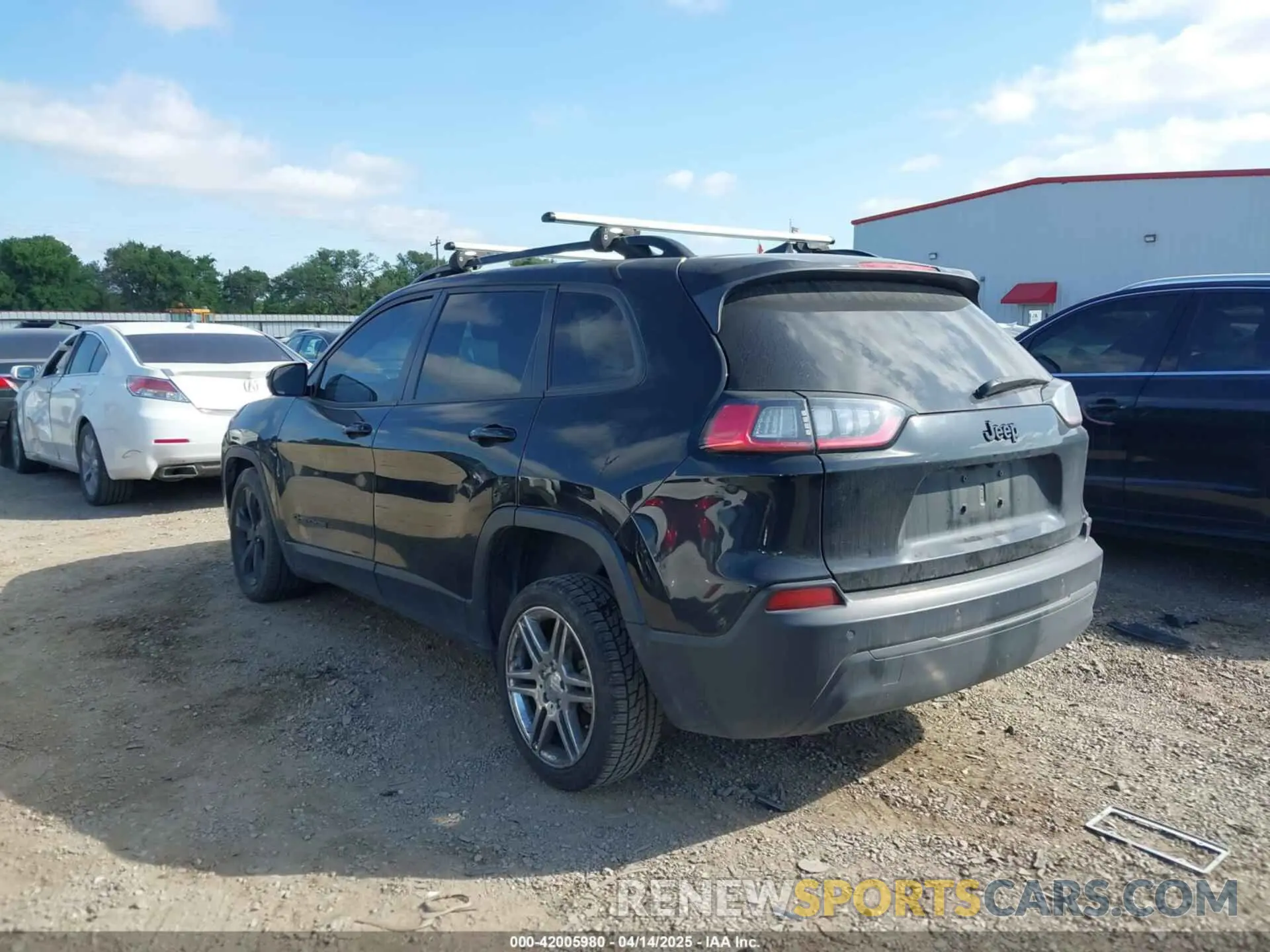 14 Photograph of a damaged car 1C4PJLLBXKD482661 JEEP CHEROKEE 2019