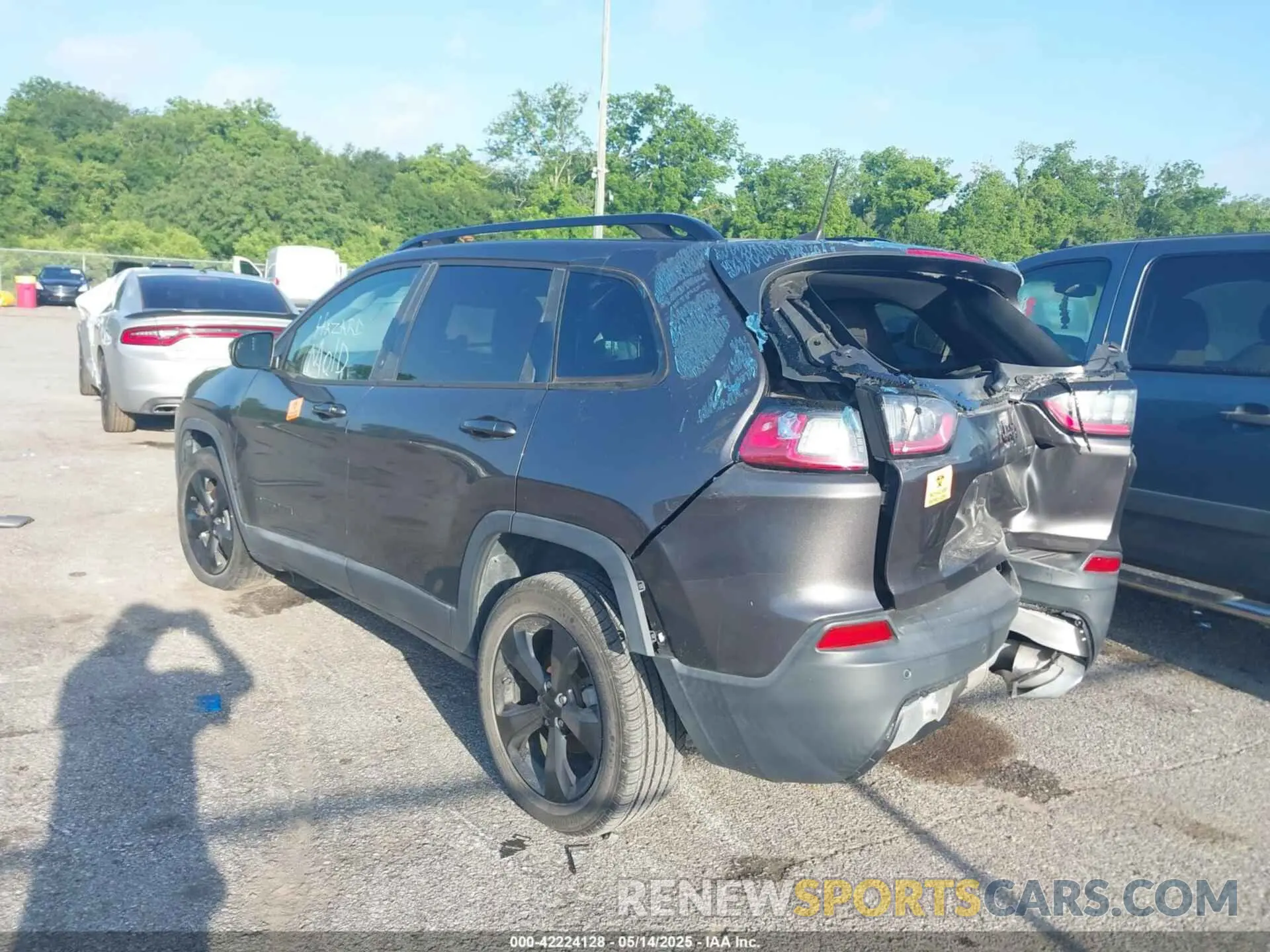 3 Photograph of a damaged car 1C4PJLLN9KD303312 JEEP CHEROKEE 2019