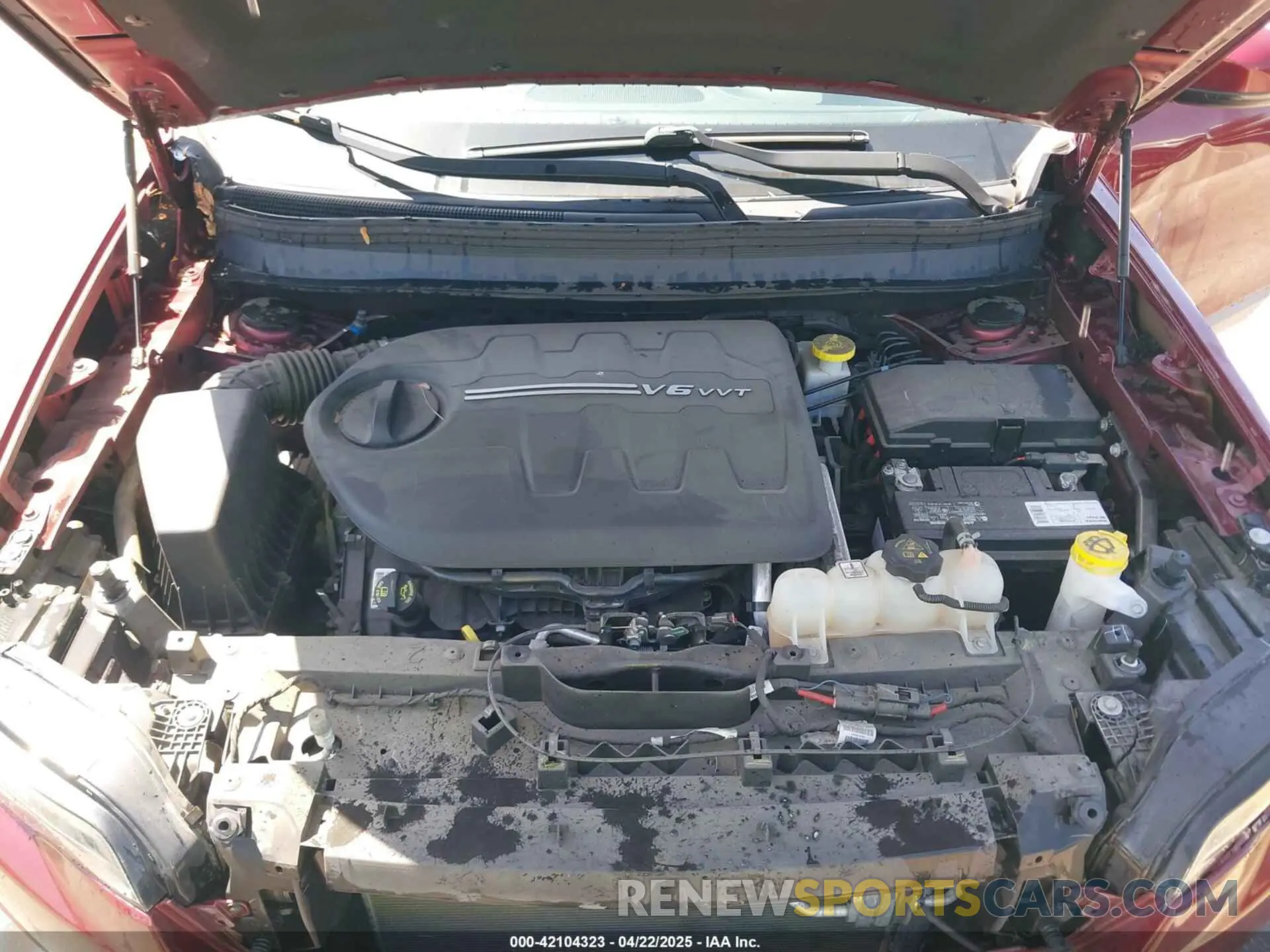 10 Photograph of a damaged car 1C4PJLLX6KD346524 JEEP CHEROKEE 2019