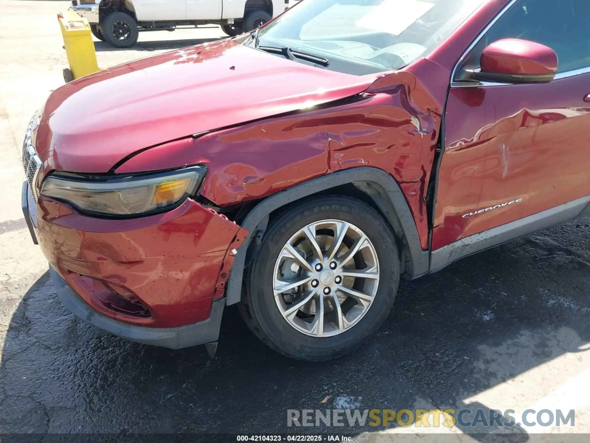 6 Photograph of a damaged car 1C4PJLLX6KD346524 JEEP CHEROKEE 2019