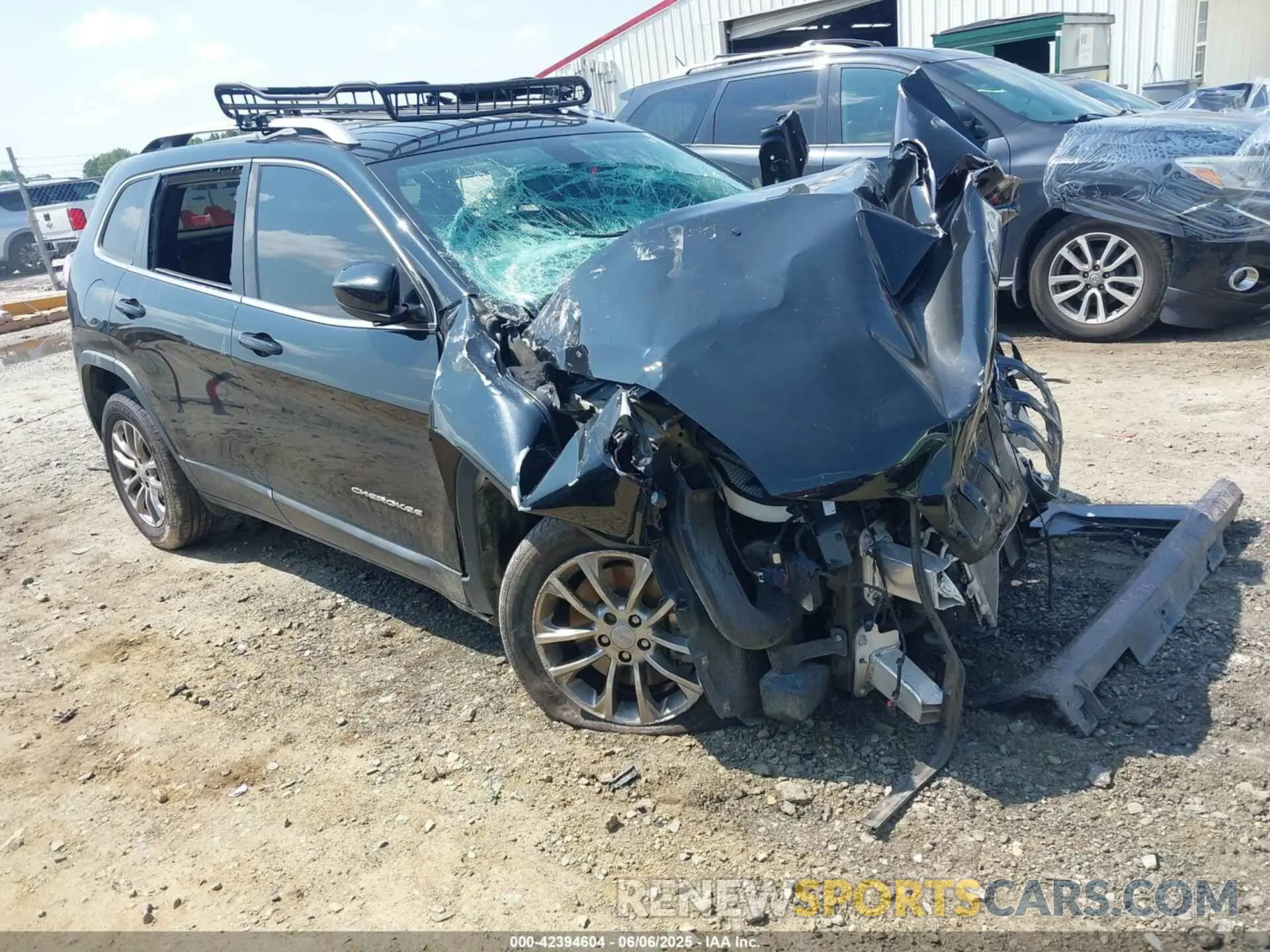 1 Photograph of a damaged car 1C4PJLLXXKD243039 JEEP CHEROKEE 2019