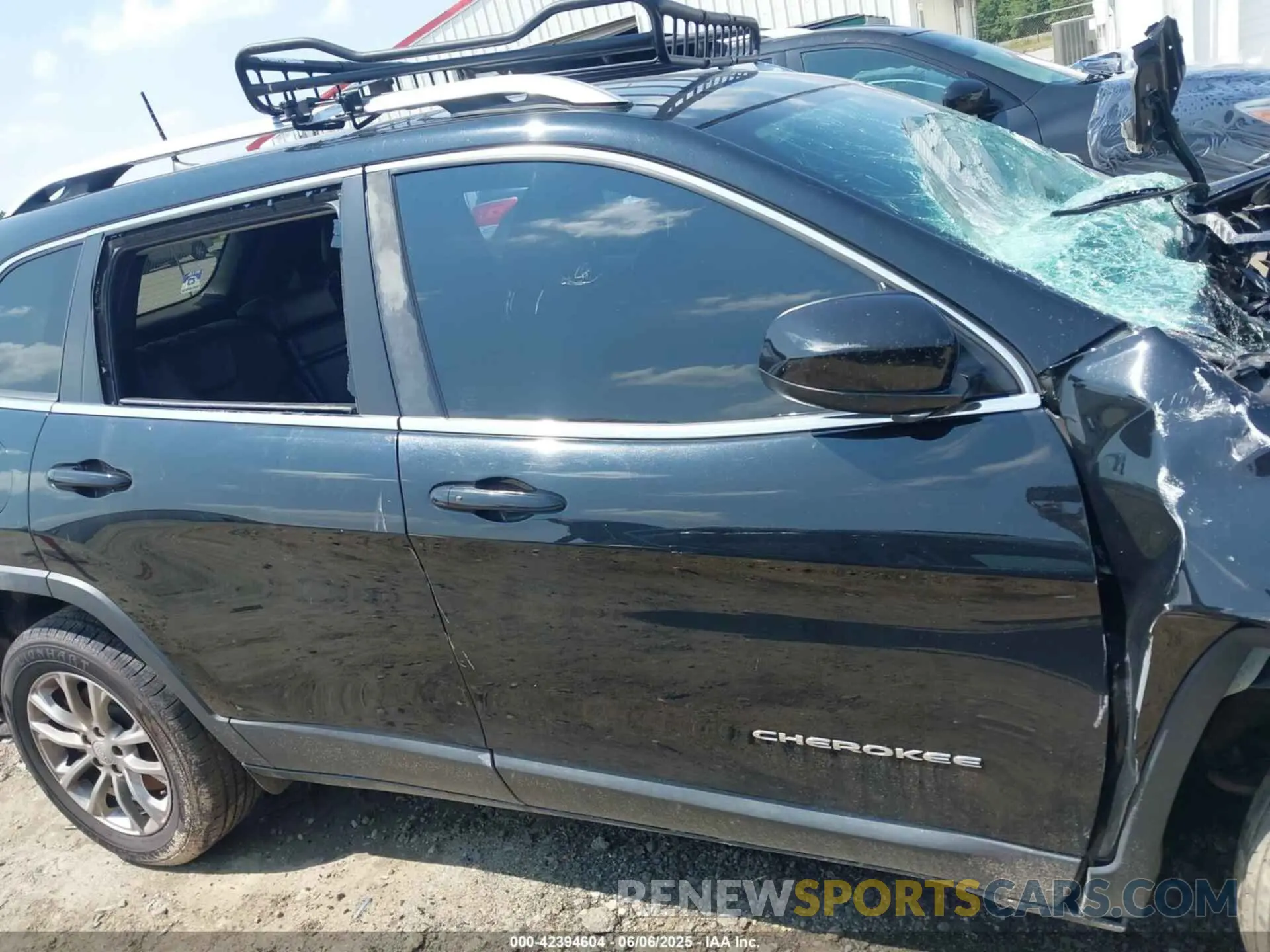 13 Photograph of a damaged car 1C4PJLLXXKD243039 JEEP CHEROKEE 2019