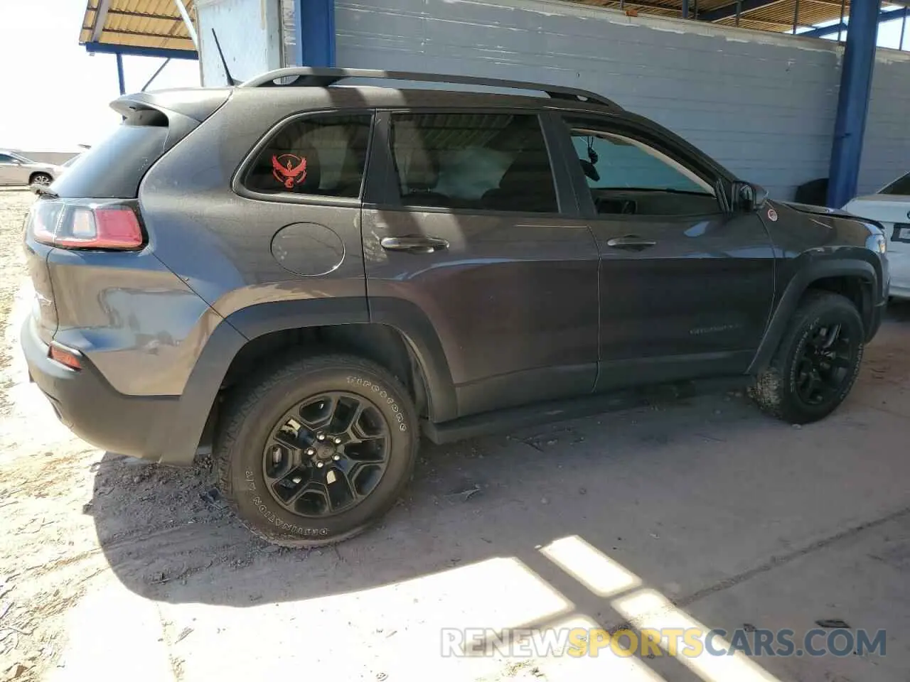 3 Фотография поврежденного автомобиля 1C4PJMBN4KD300180 JEEP CHEROKEE 2019