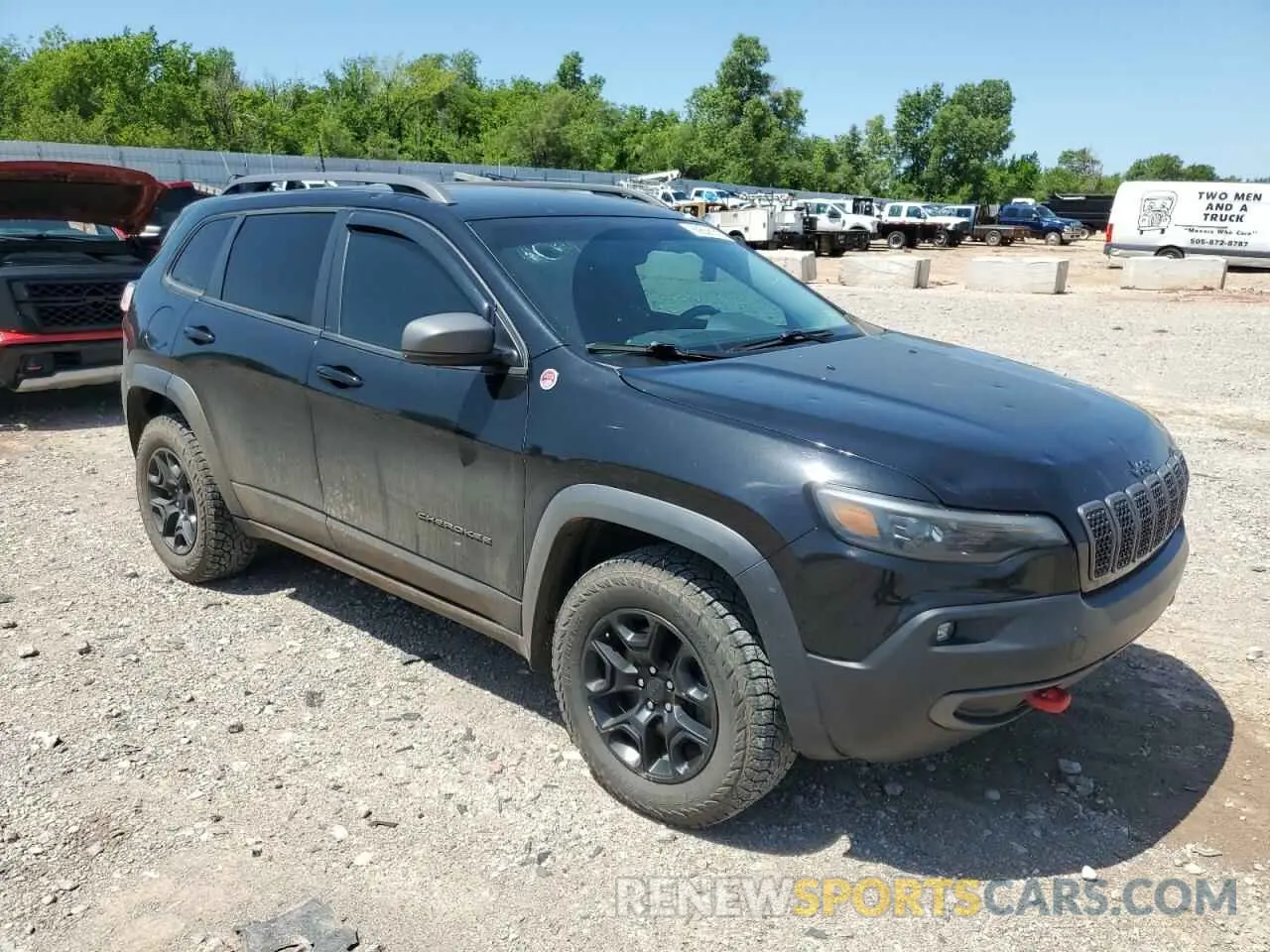 4 Photograph of a damaged car 1C4PJMBN6KD275525 JEEP CHEROKEE 2019