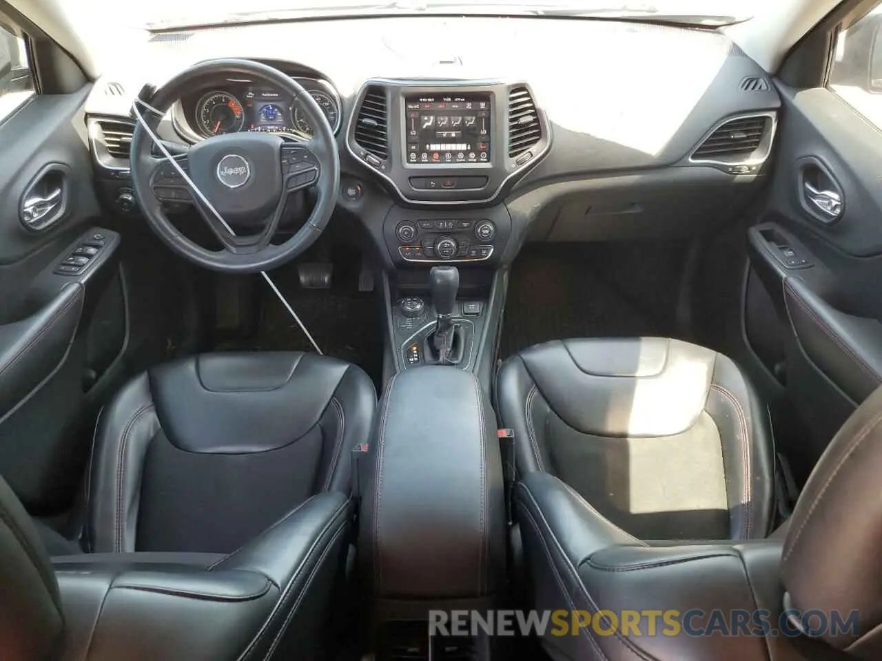 8 Photograph of a damaged car 1C4PJMBN6KD275525 JEEP CHEROKEE 2019