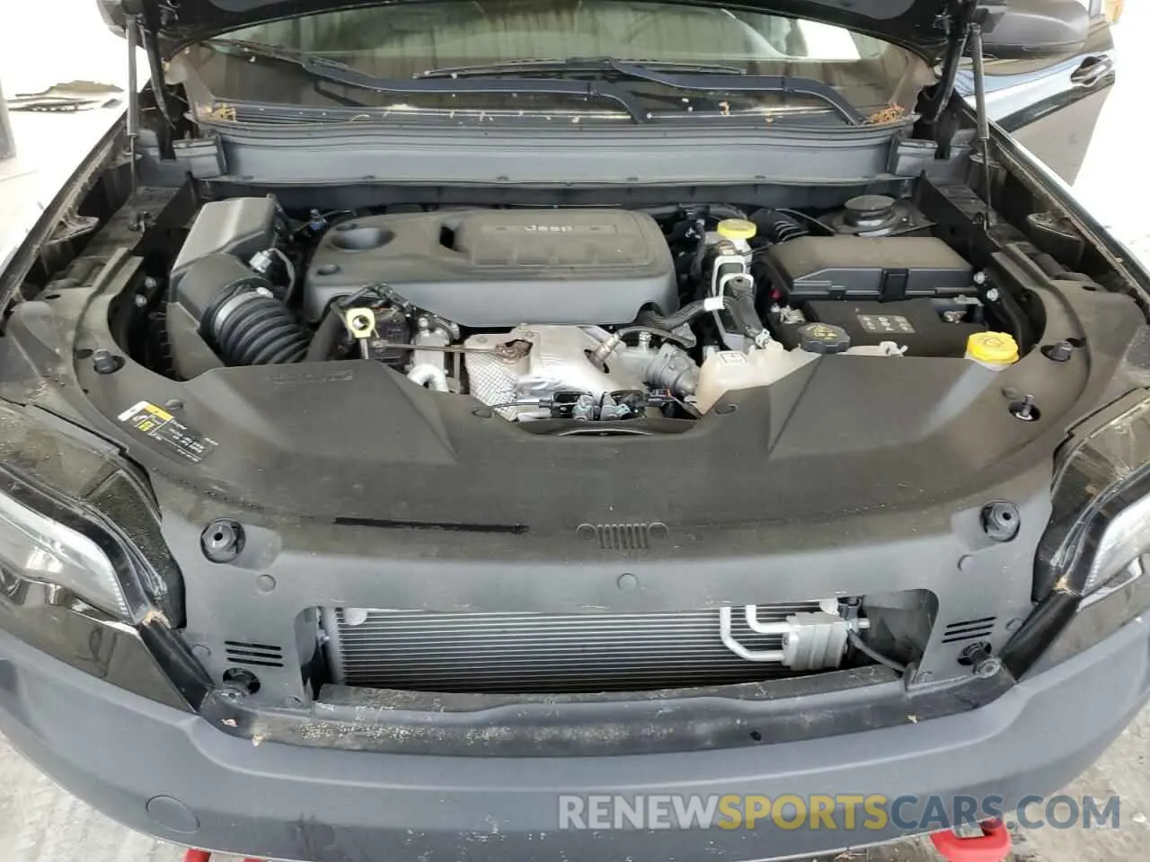 13 Photograph of a damaged car 1C4PJMBN7KD374676 JEEP CHEROKEE 2019