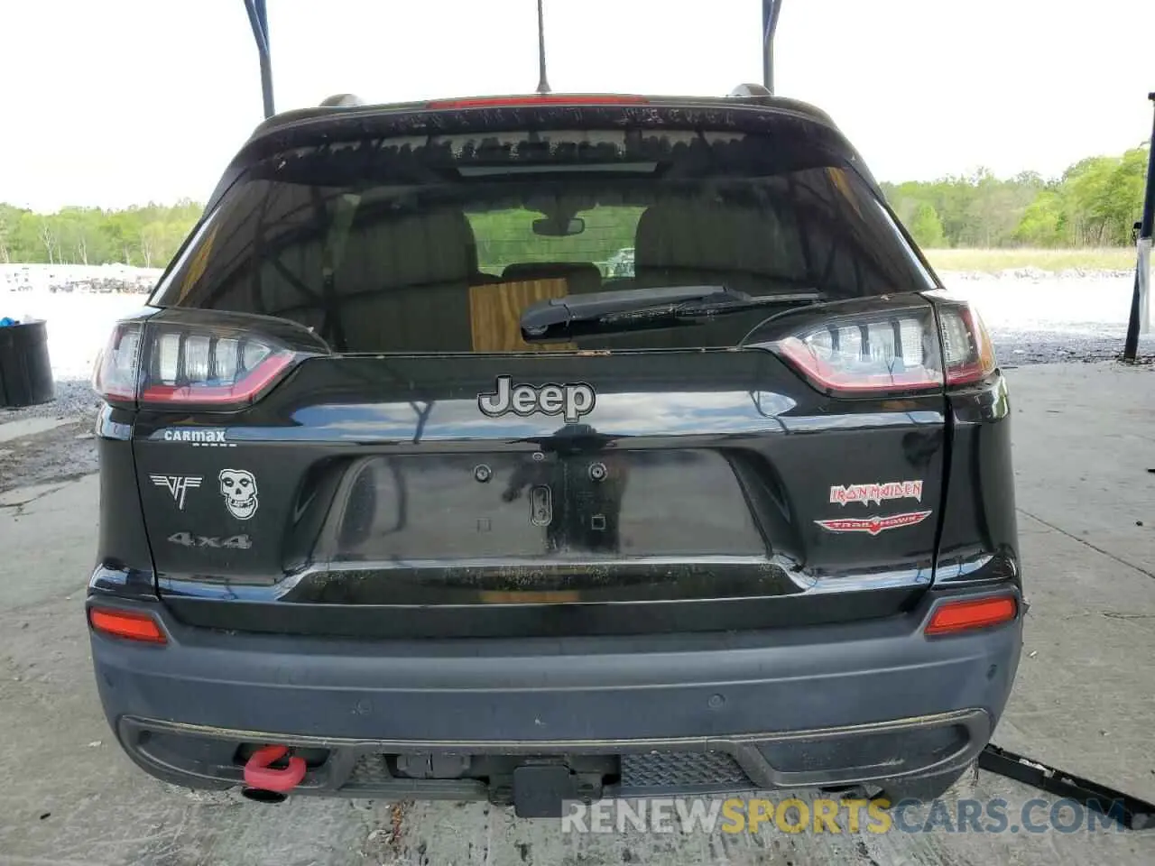 6 Photograph of a damaged car 1C4PJMBN7KD374676 JEEP CHEROKEE 2019