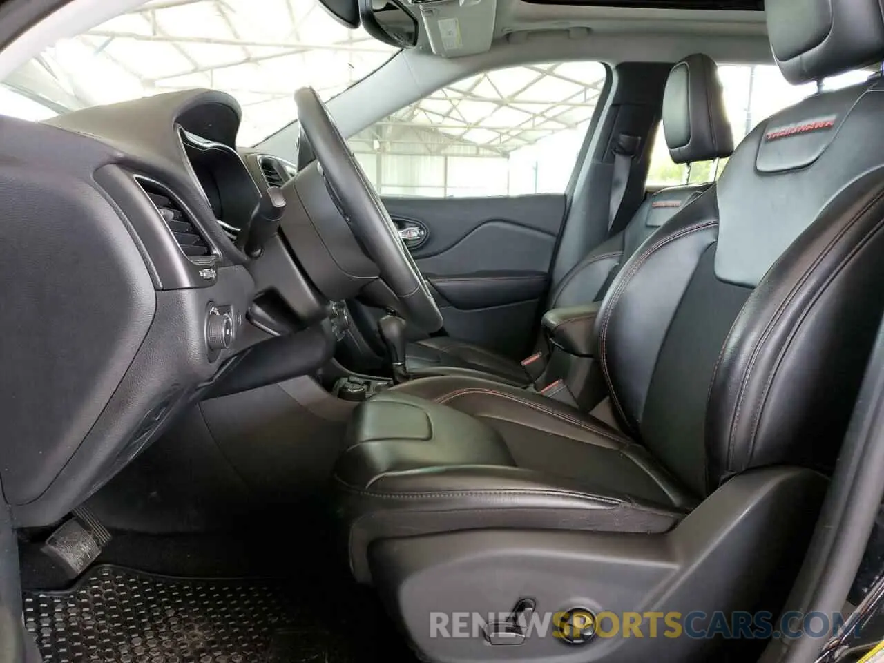 7 Photograph of a damaged car 1C4PJMBN7KD374676 JEEP CHEROKEE 2019