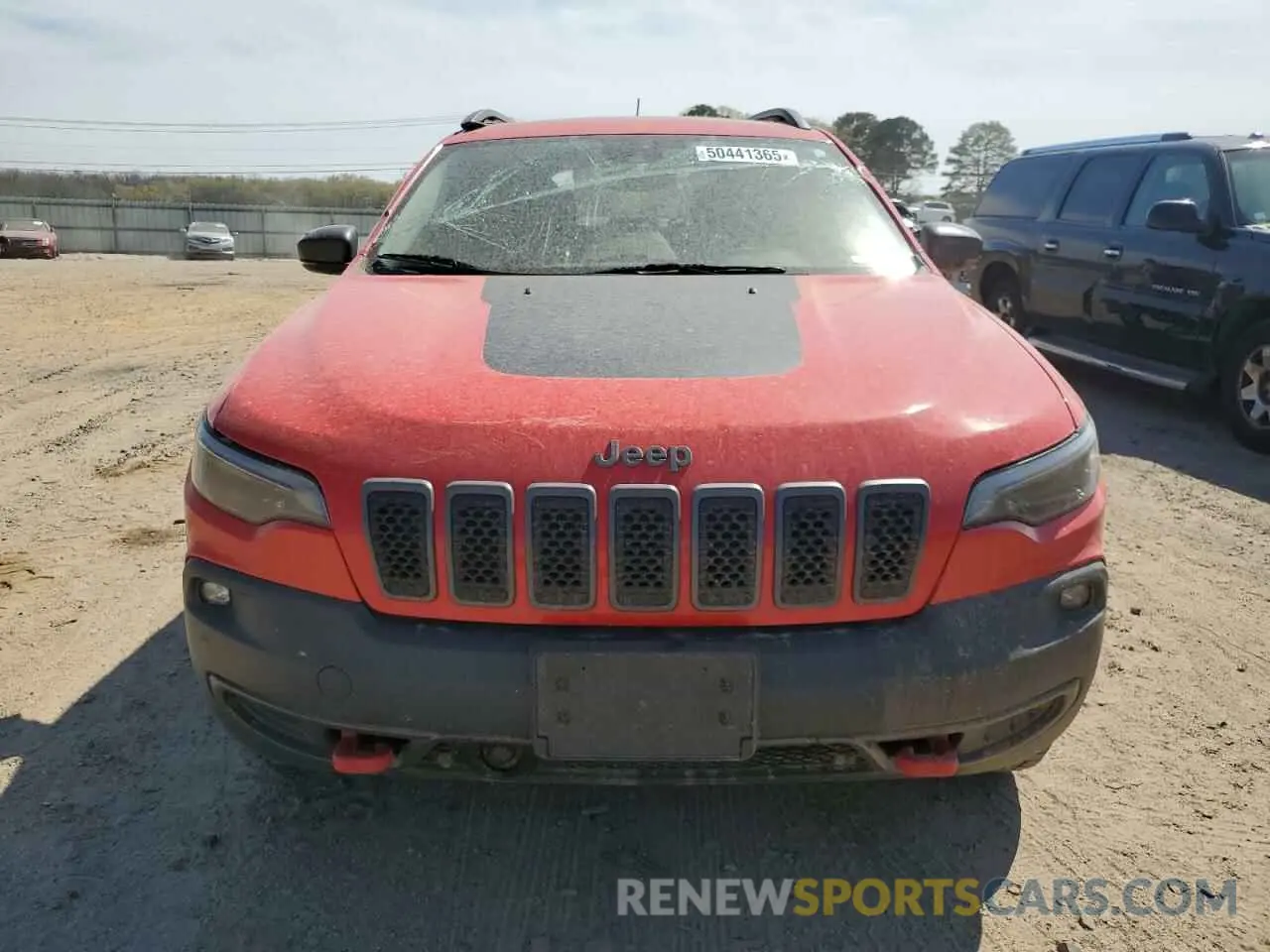 5 Photograph of a damaged car 1C4PJMBN8KD146847 JEEP CHEROKEE 2019