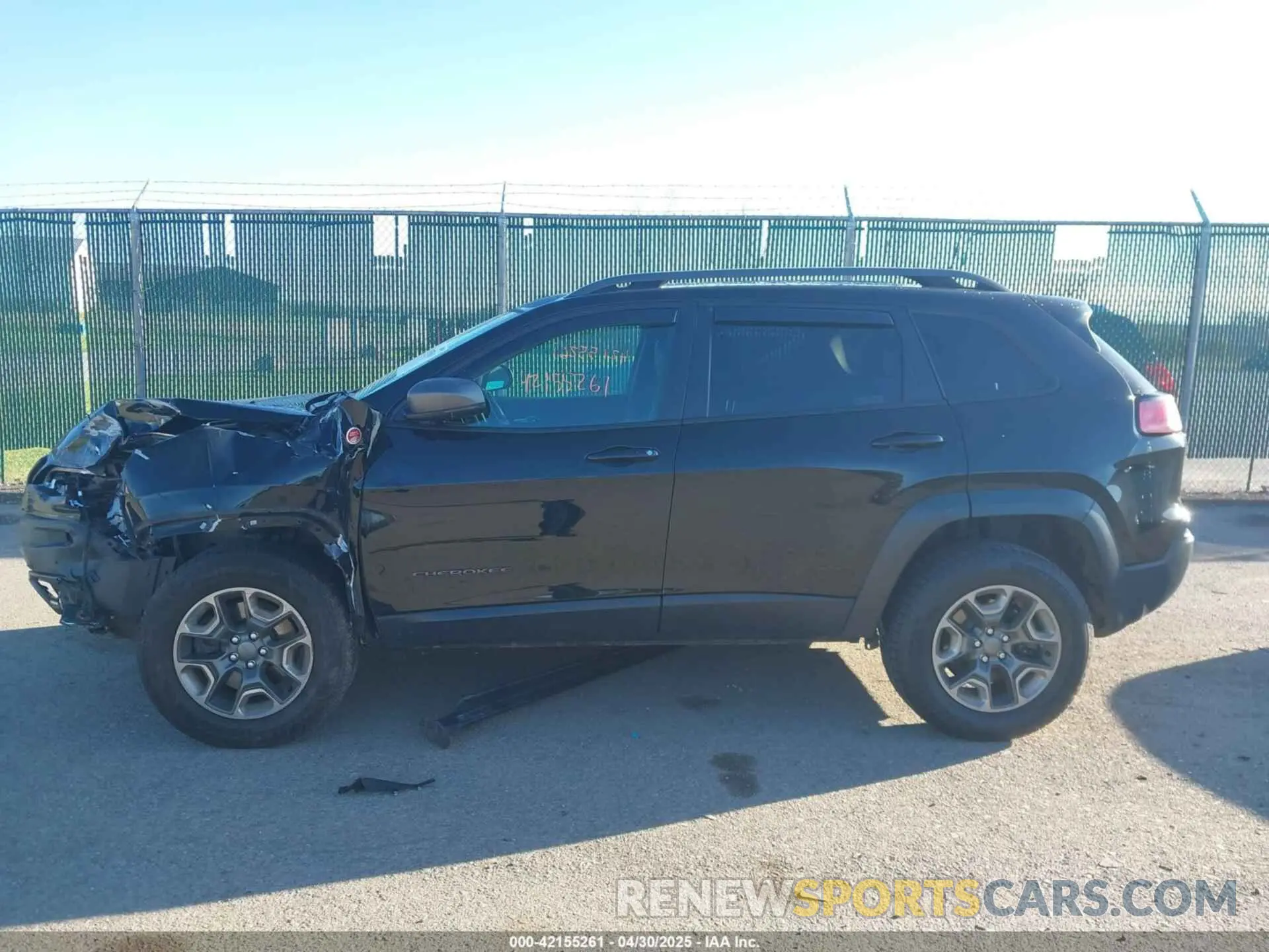 14 Photograph of a damaged car 1C4PJMBX0KD210316 JEEP CHEROKEE 2019