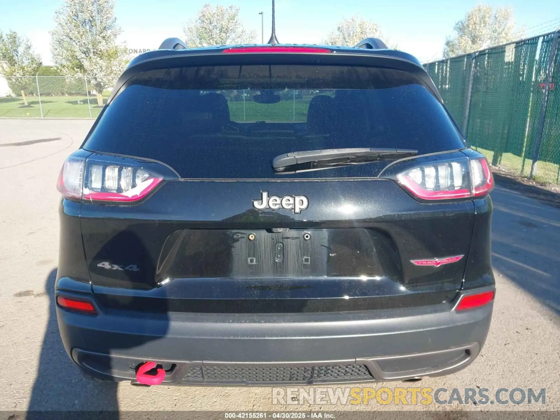 16 Photograph of a damaged car 1C4PJMBX0KD210316 JEEP CHEROKEE 2019