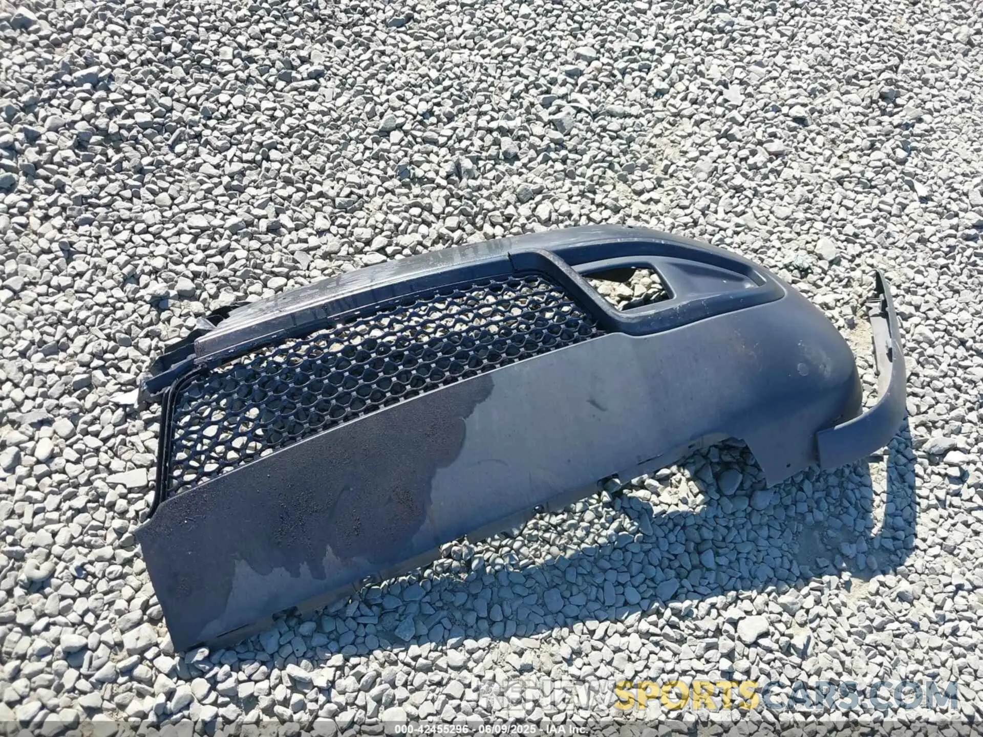 12 Photograph of a damaged car 1C4PJMBX1KD200443 JEEP CHEROKEE 2019