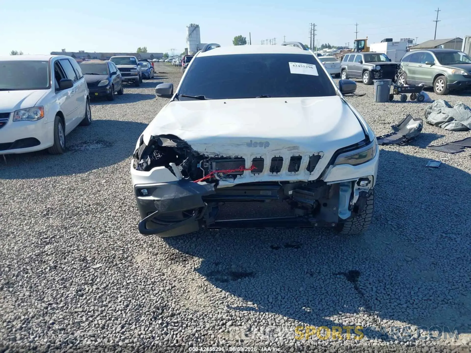 13 Photograph of a damaged car 1C4PJMBX1KD200443 JEEP CHEROKEE 2019