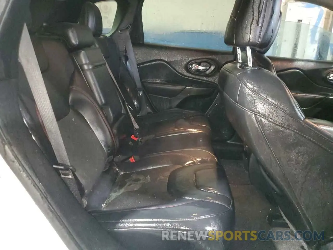 11 Фотография поврежденного автомобиля 1C4PJMBX1KD398750 JEEP CHEROKEE 2019