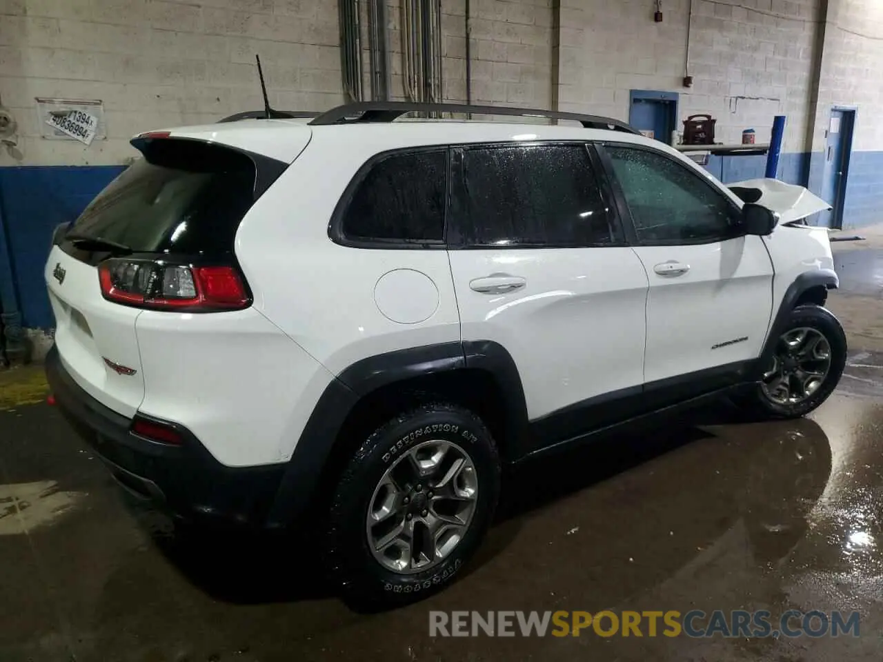 3 Фотография поврежденного автомобиля 1C4PJMBX1KD398750 JEEP CHEROKEE 2019