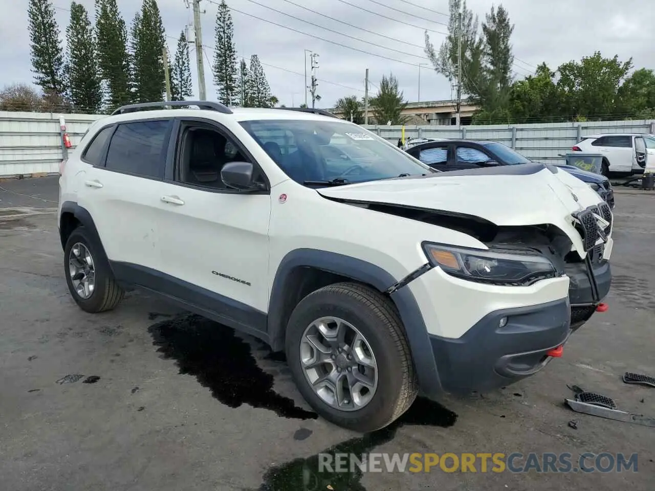 4 Photograph of a damaged car 1C4PJMBX2KD152628 JEEP CHEROKEE 2019