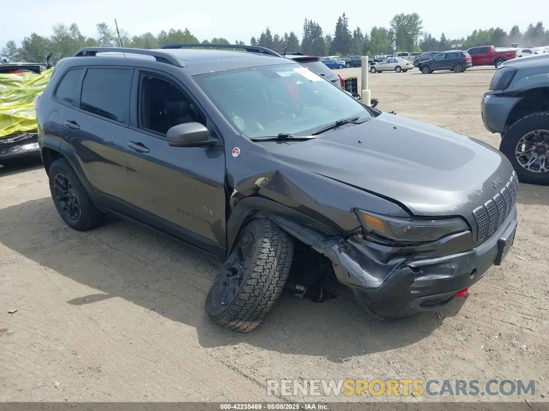 1 Photograph of a damaged car 1C4PJMBX2KD231734 JEEP CHEROKEE 2019