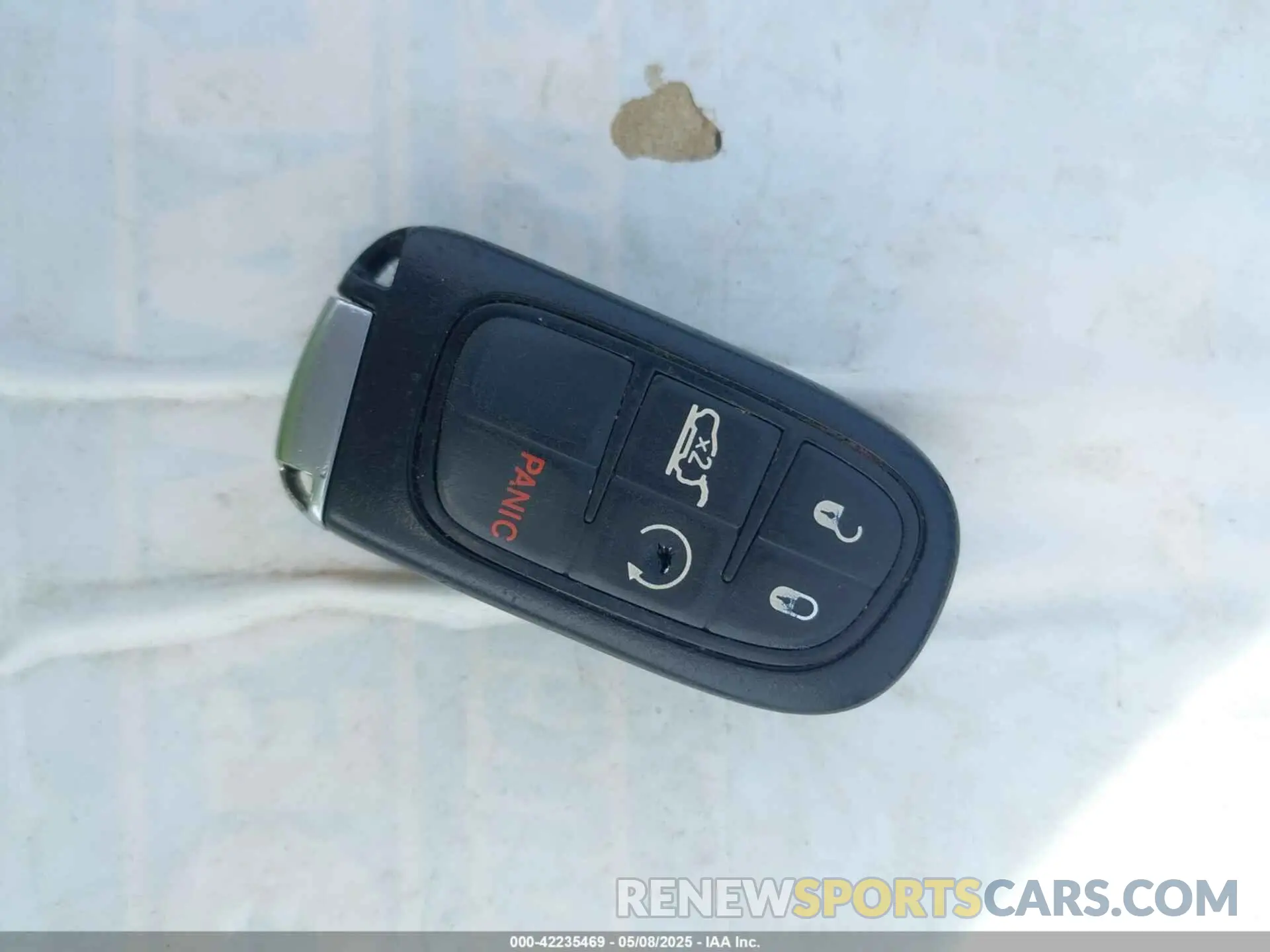 11 Photograph of a damaged car 1C4PJMBX2KD231734 JEEP CHEROKEE 2019