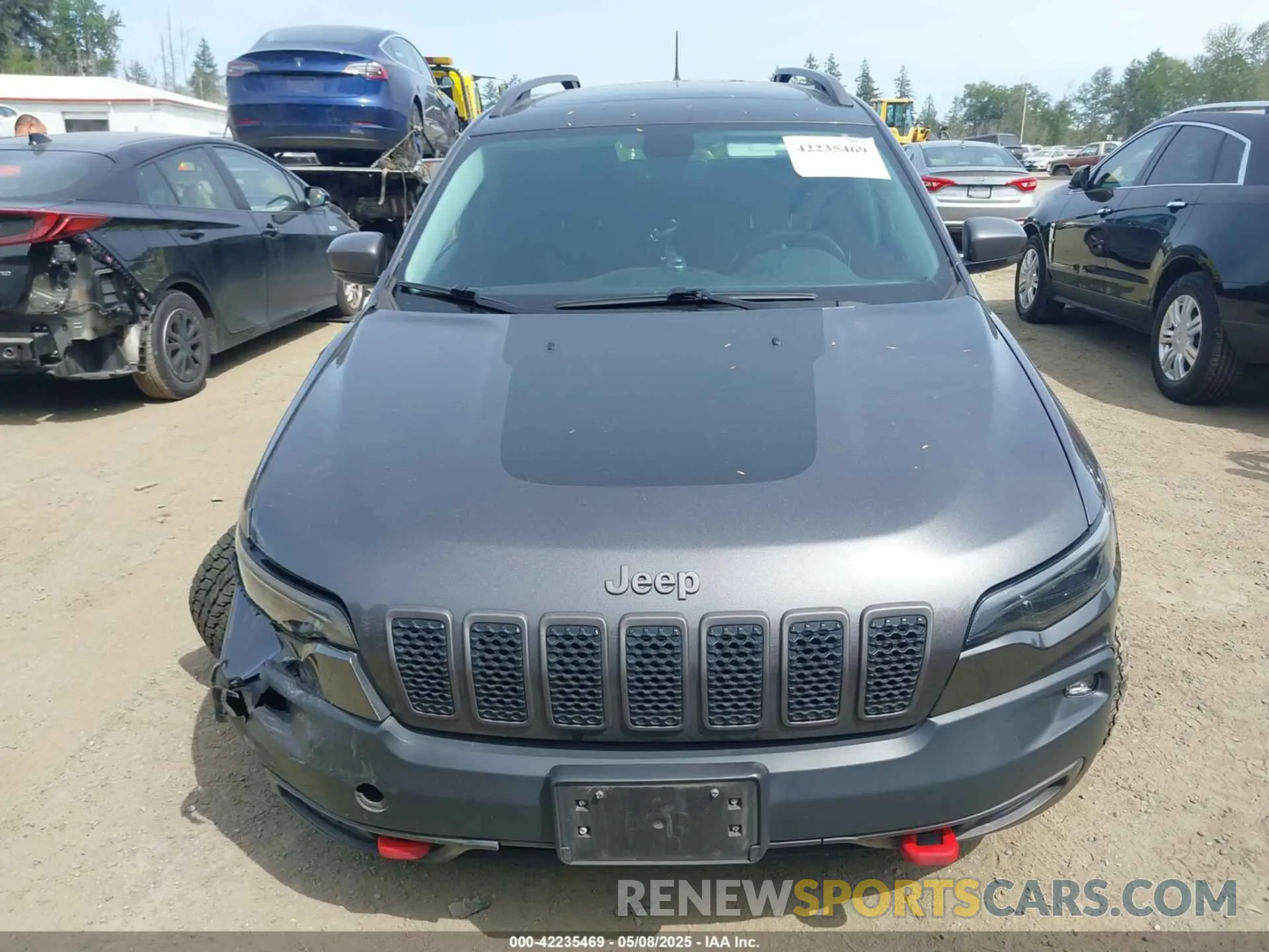12 Photograph of a damaged car 1C4PJMBX2KD231734 JEEP CHEROKEE 2019