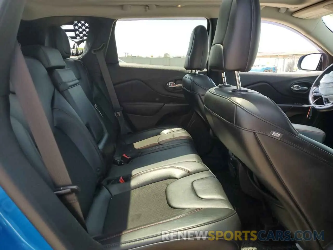 11 Фотография поврежденного автомобиля 1C4PJMBX2KD341540 JEEP CHEROKEE 2019