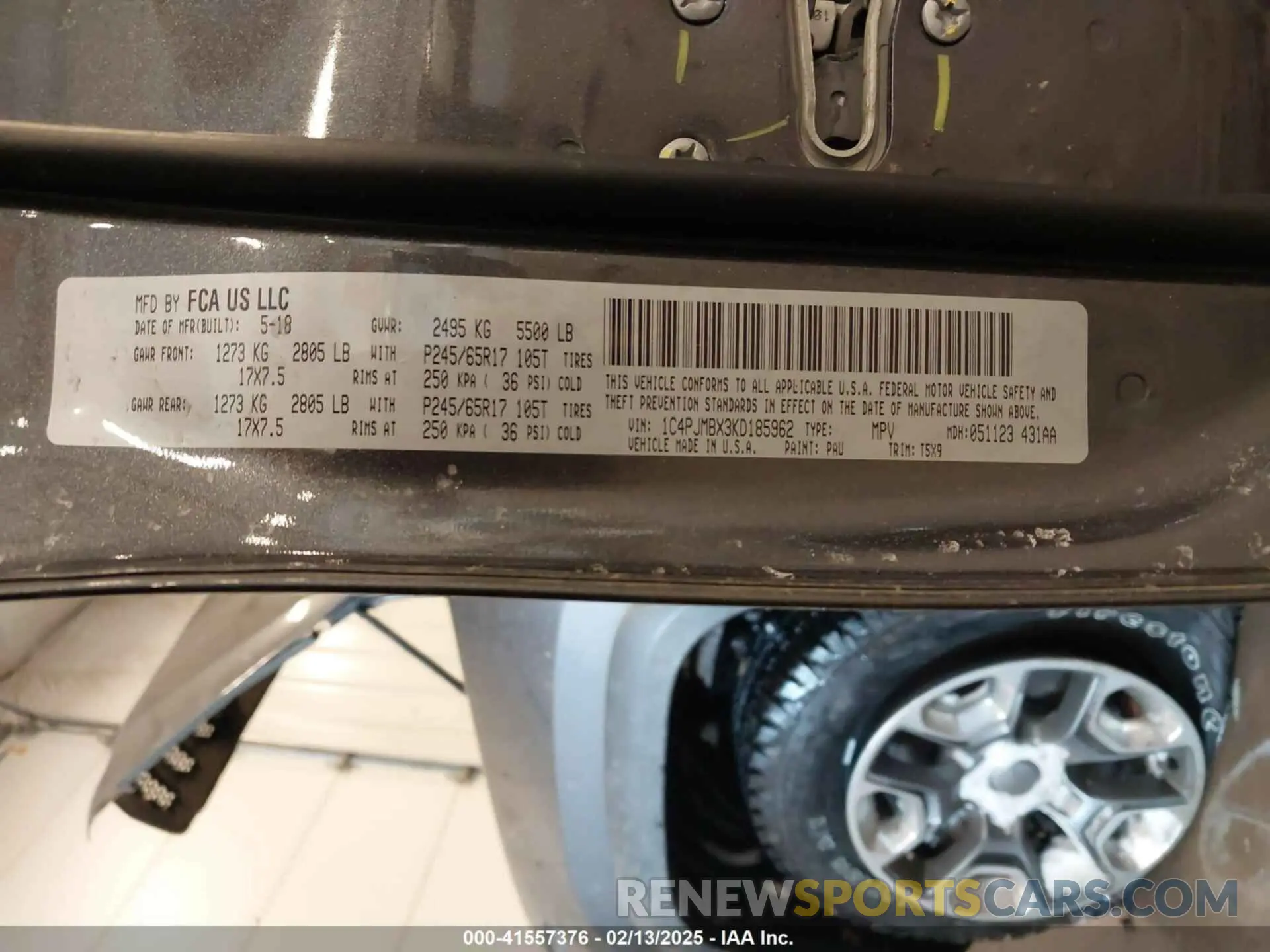 9 Photograph of a damaged car 1C4PJMBX3KD185962 JEEP CHEROKEE 2019